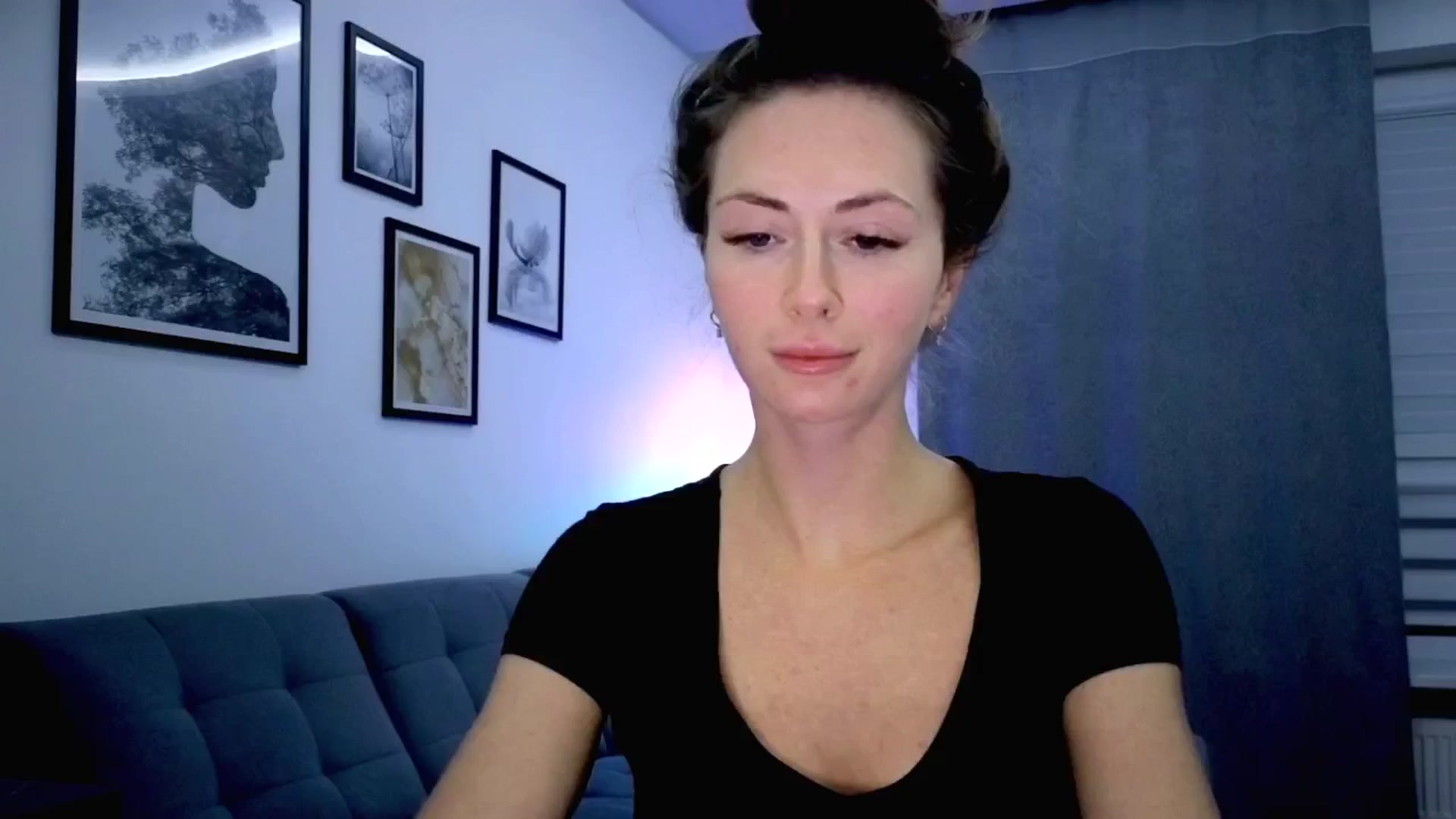 Gallery image thumbnail from Amber_Fry's myfreecams stream on, 10/07/2025, 20:47 image 19 of 20