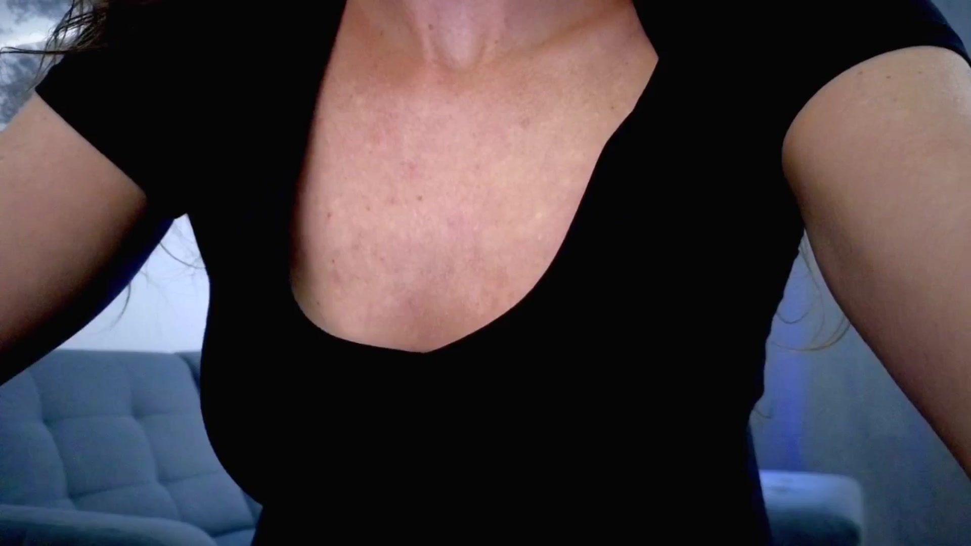 Gallery image thumbnail from Amber_Fry's myfreecams stream on, 10/07/2025, 22:06 image 3 of 20