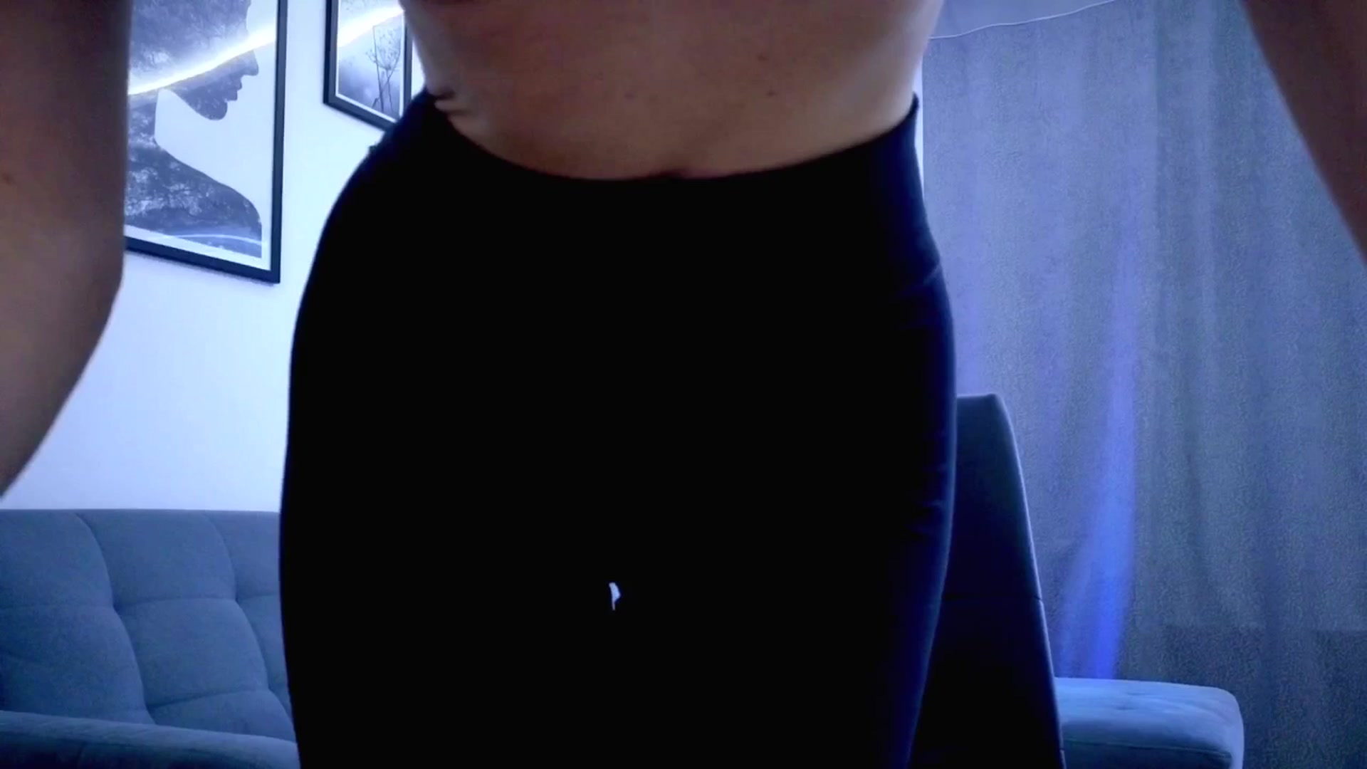 Gallery image thumbnail from Amber_Fry's myfreecams stream on, 10/12/2025, 16:01 image 10 of 20