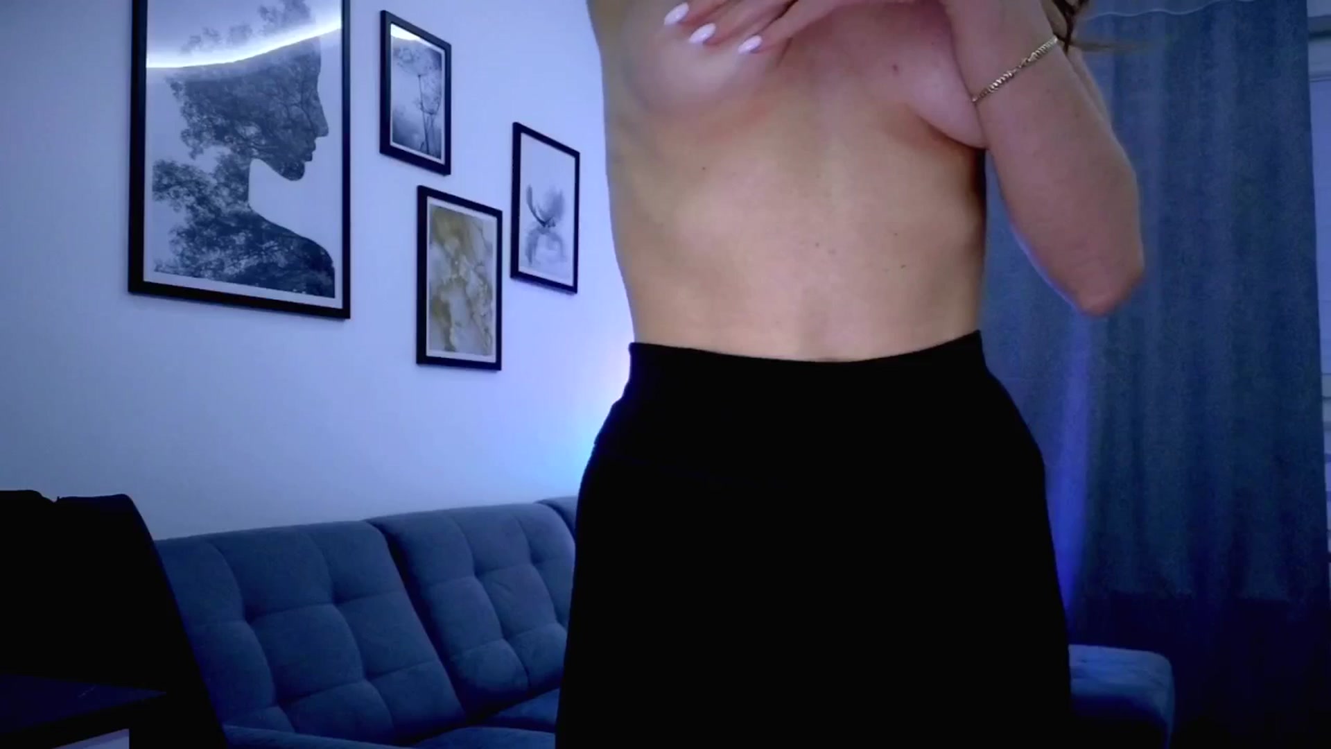 Gallery image thumbnail from Amber_Fry's myfreecams stream on, 10/12/2025, 16:01 image 20 of 20