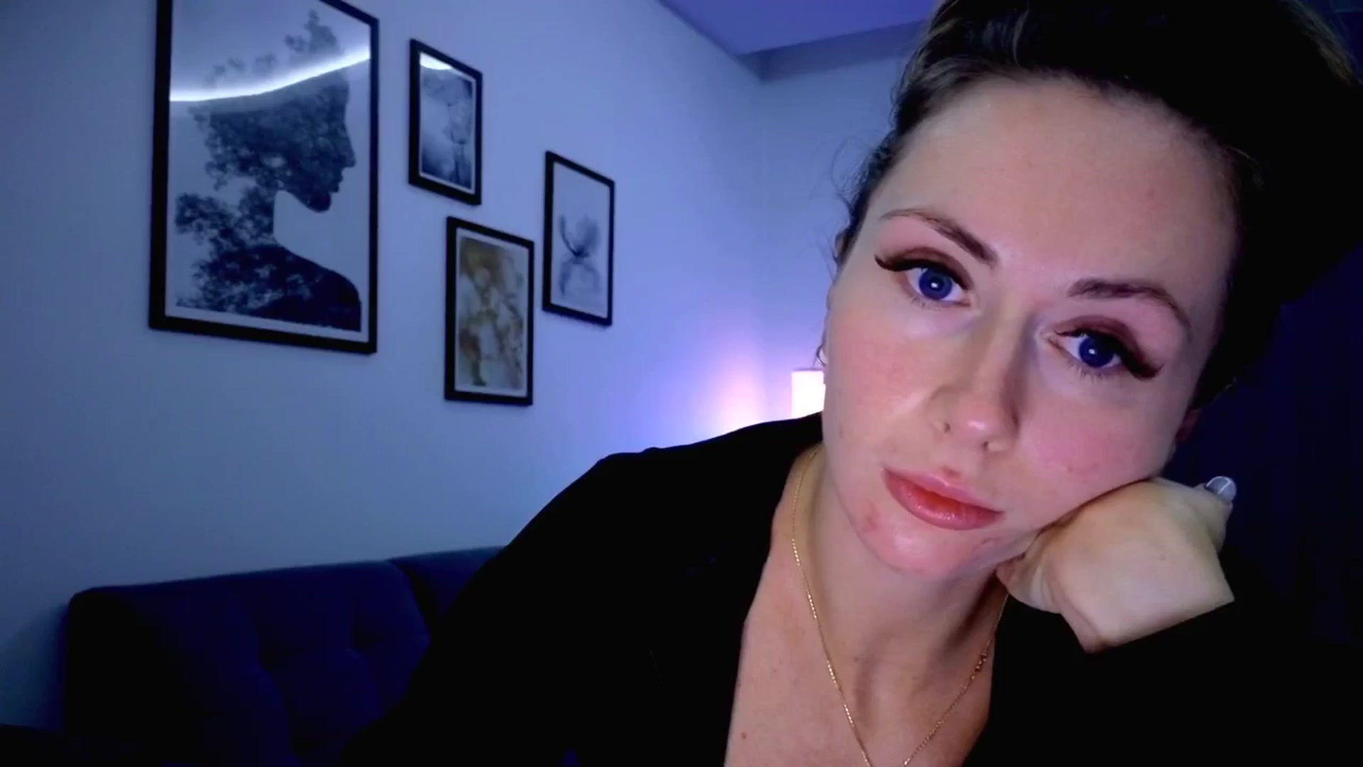 Gallery image thumbnail from Amber_Fry's myfreecams stream on, 10/12/2025, 16:54 image 5 of 20