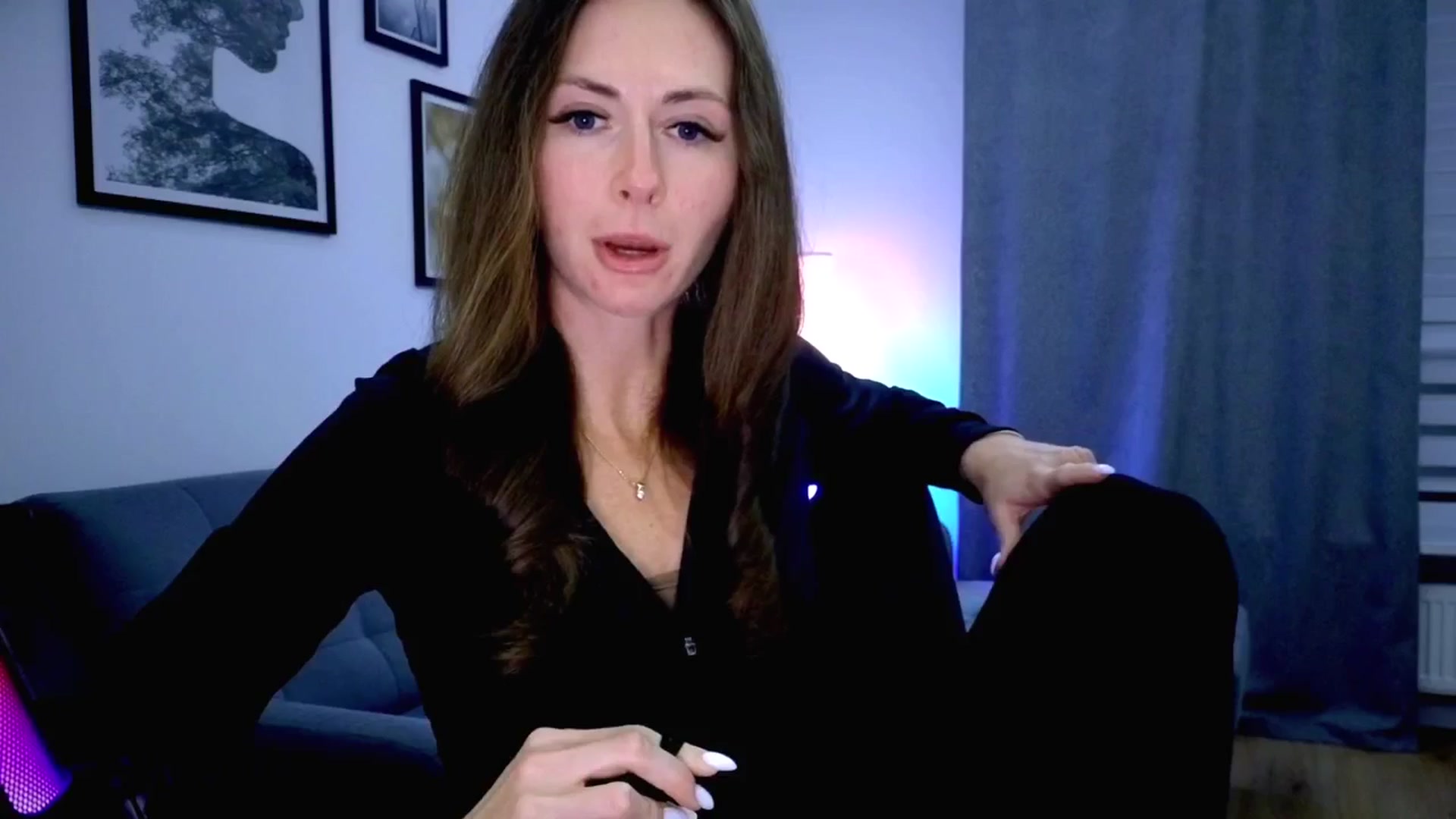 Gallery image thumbnail from Amber_Fry's myfreecams stream on, 10/12/2025, 20:52 image 5 of 20