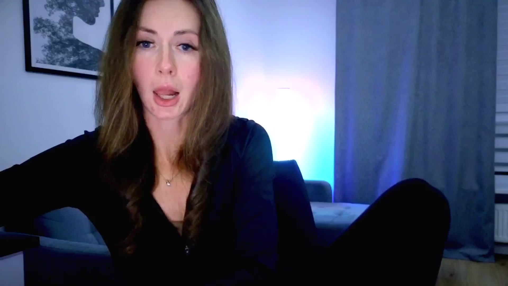 Gallery image thumbnail from Amber_Fry's myfreecams stream on, 10/12/2025, 20:52 image 11 of 20