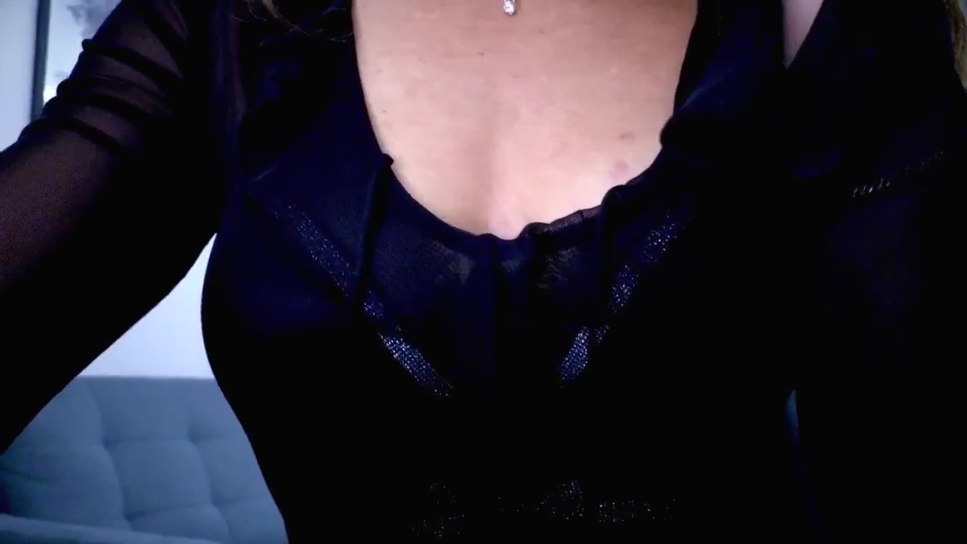 Gallery image thumbnail from Amber_Fry's myfreecams stream on, 10/13/2025, 22:13 image 16 of 20