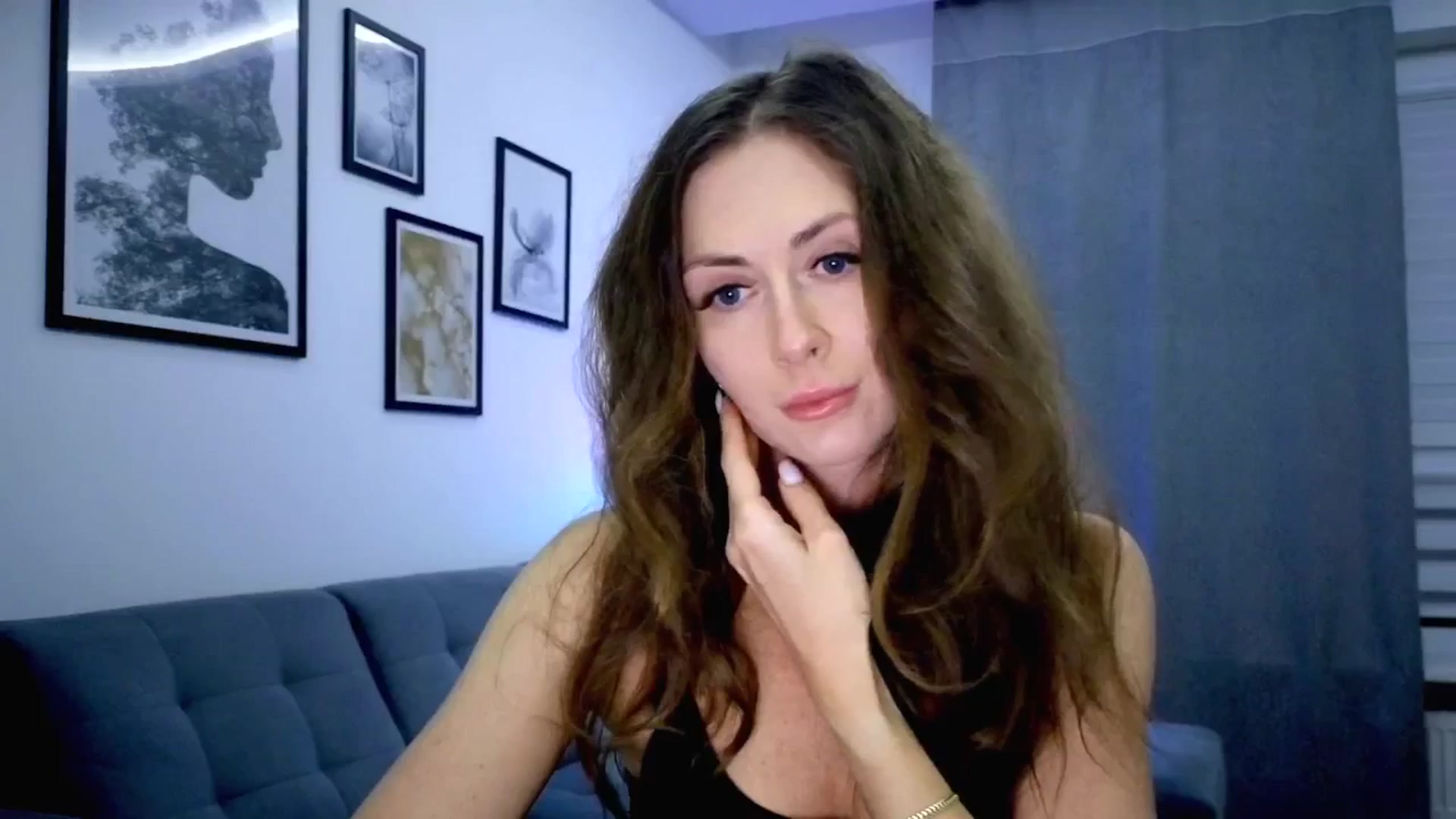 Gallery image thumbnail from Amber_Fry's myfreecams stream on, 10/16/2025, 19:09 image 7 of 20