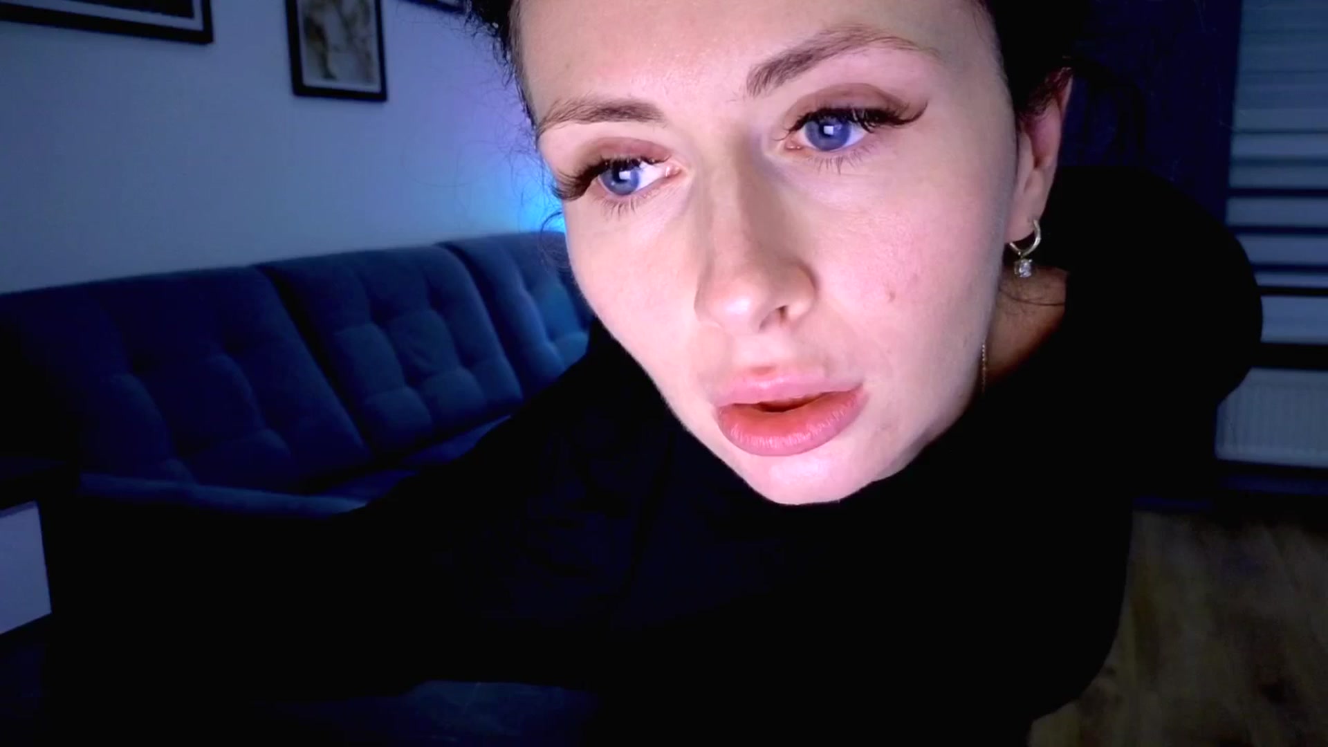 Gallery image thumbnail from Amber_Fry's myfreecams stream on, 10/19/2025, 19:50 image 7 of 20