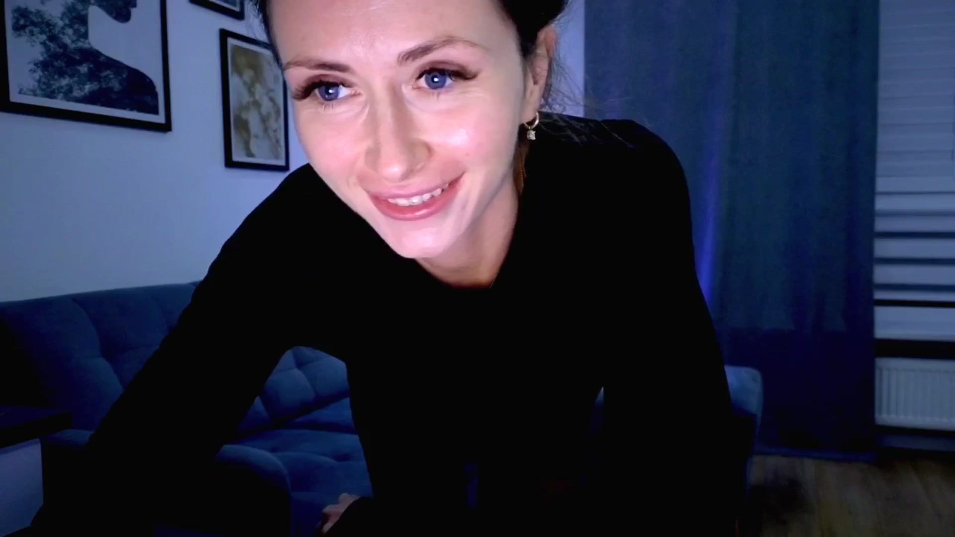 Gallery image thumbnail from Amber_Fry's myfreecams stream on, 10/19/2025, 19:50 image 11 of 20