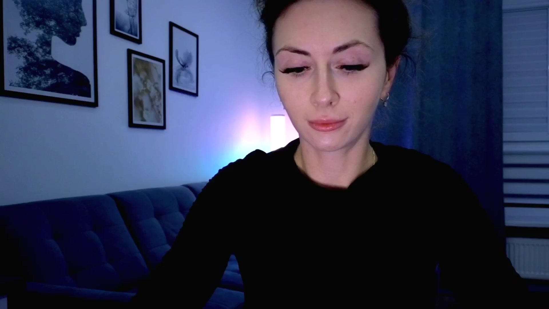 Gallery image thumbnail from Amber_Fry's myfreecams stream on, 10/19/2025, 19:50 image 5 of 20