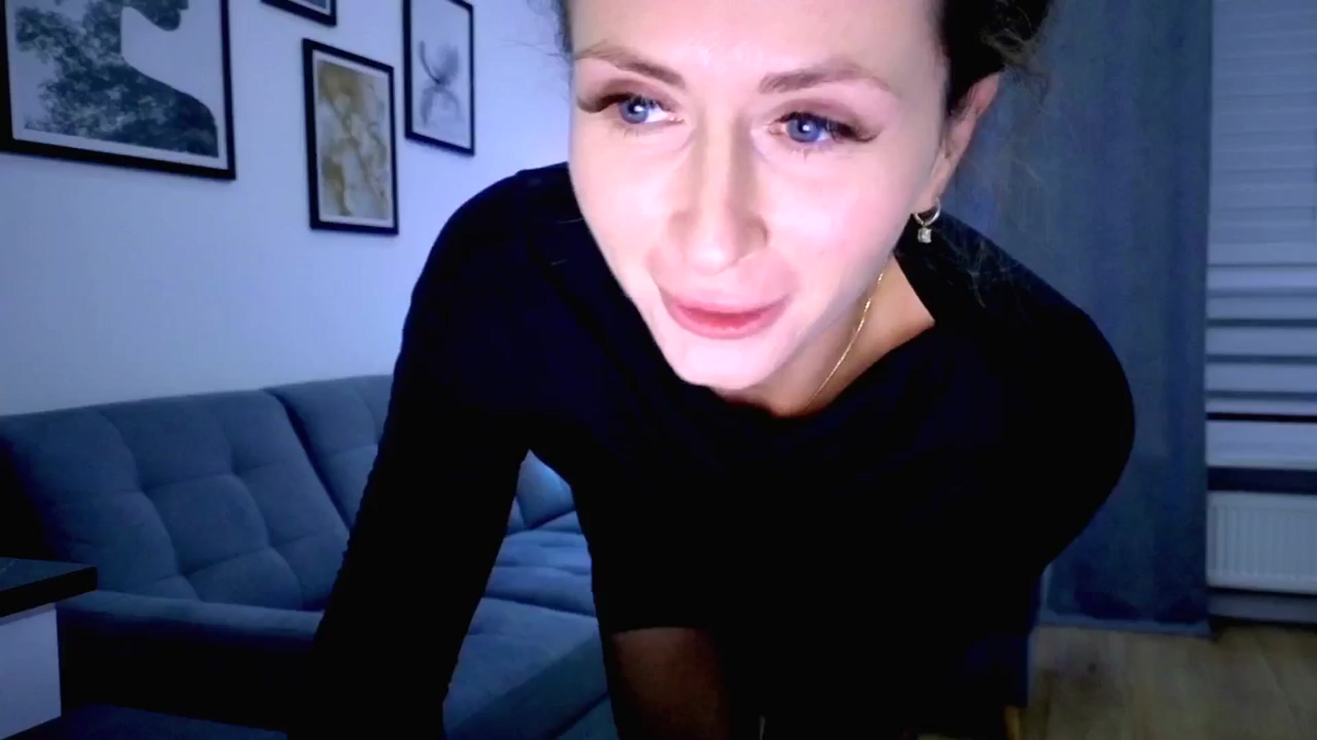 Gallery image thumbnail from Amber_Fry's myfreecams stream on, 10/19/2025, 19:50 image 17 of 20