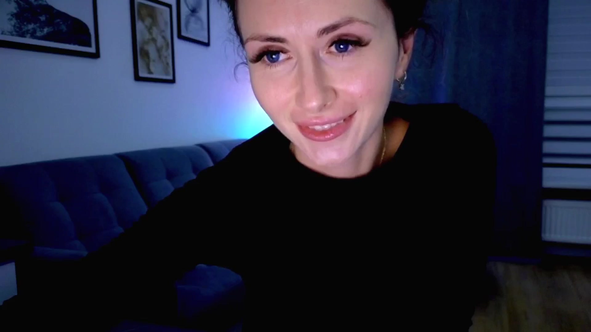 Gallery image thumbnail from Amber_Fry's myfreecams stream on, 10/19/2025, 19:50 image 8 of 20