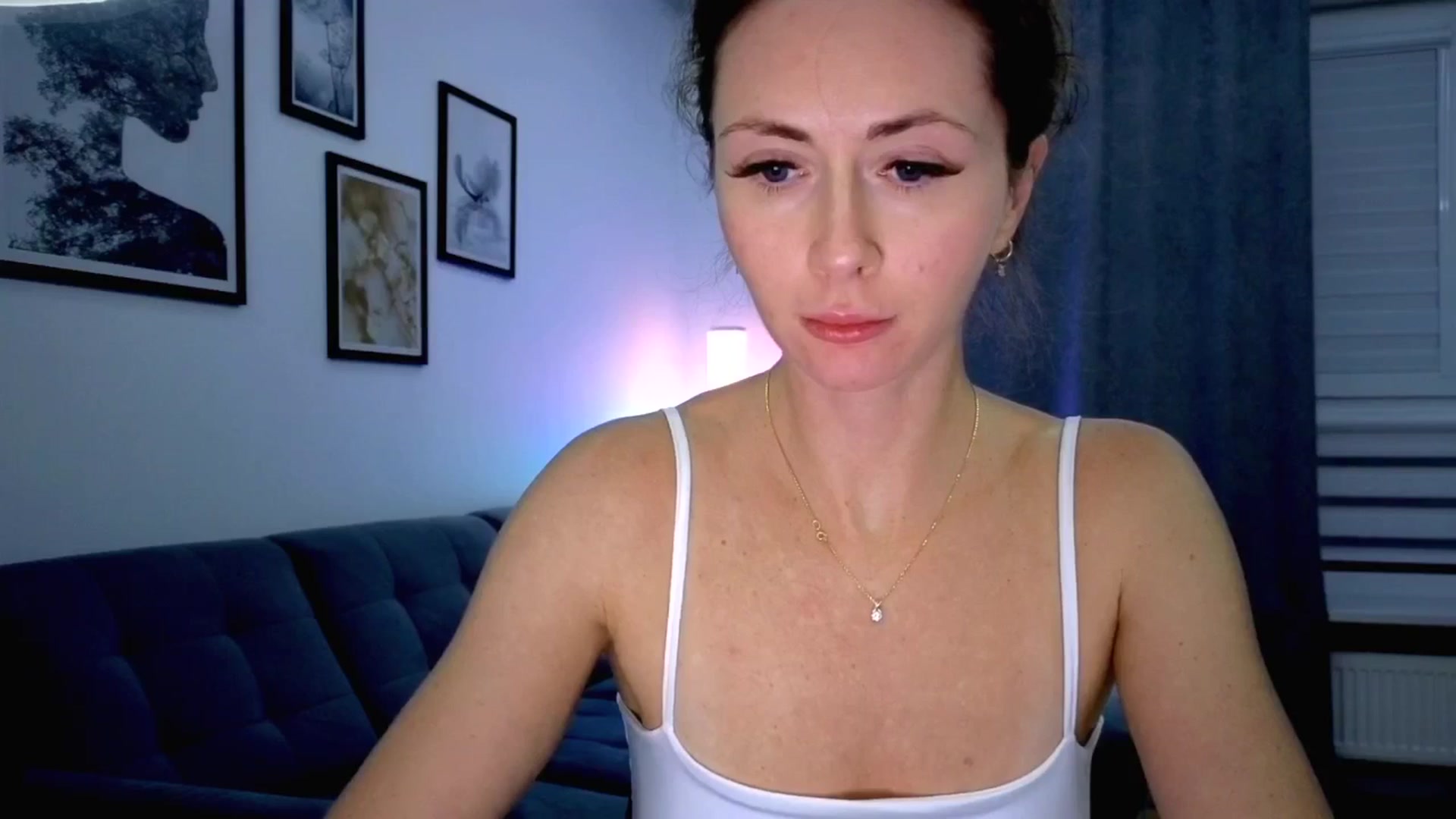 Gallery image thumbnail from Amber_Fry's myfreecams stream on, 10/21/2025, 20:49 image 10 of 20