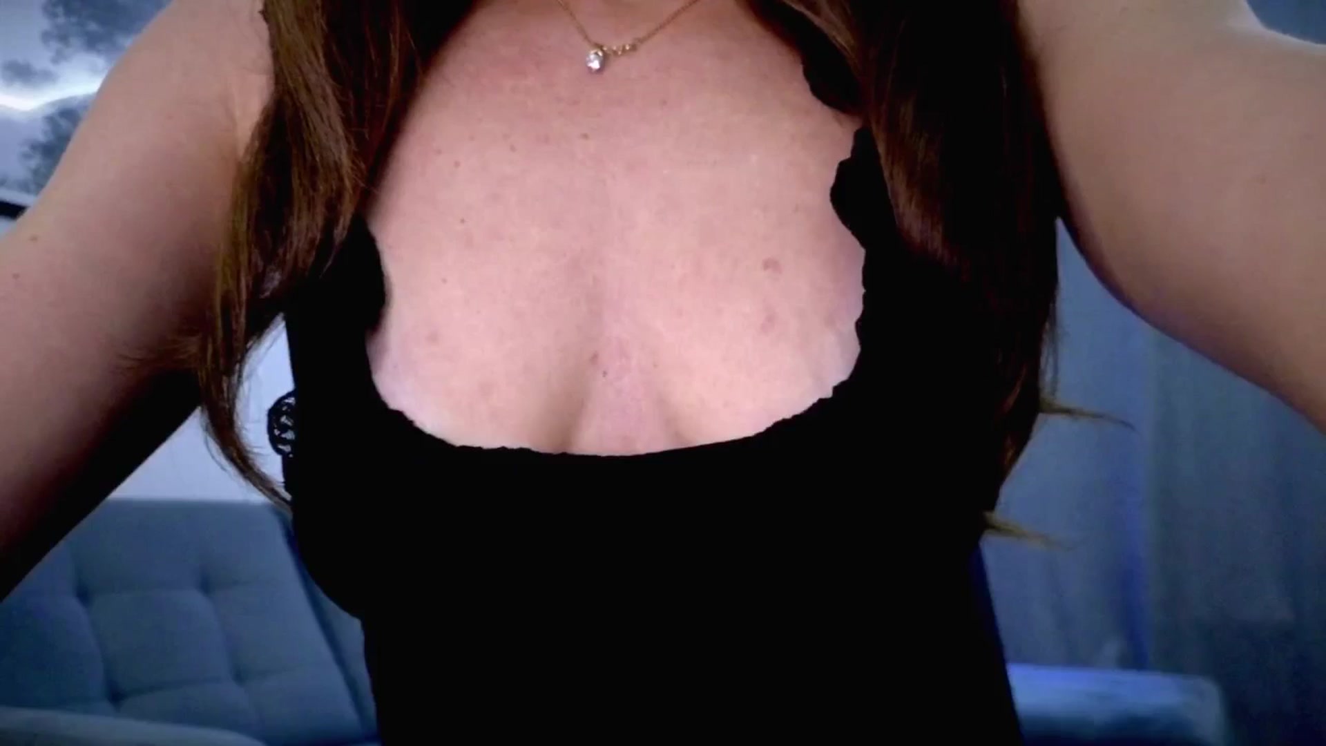 Gallery image thumbnail from Amber_Fry's myfreecams stream on, 10/24/2025, 16:48 image 16 of 20