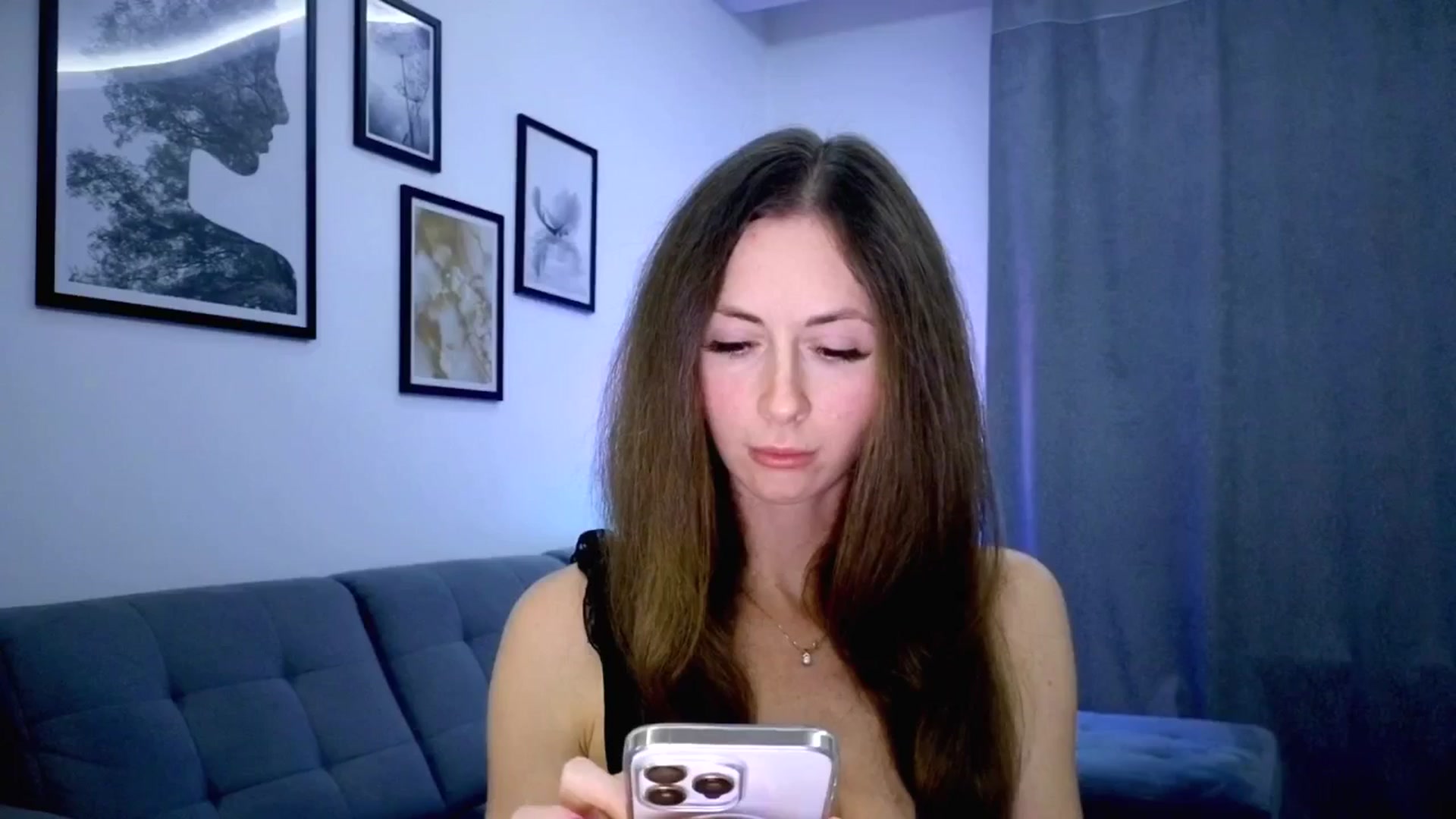 Gallery image thumbnail from Amber_Fry's myfreecams stream on, 10/24/2025, 17:39 image 3 of 20