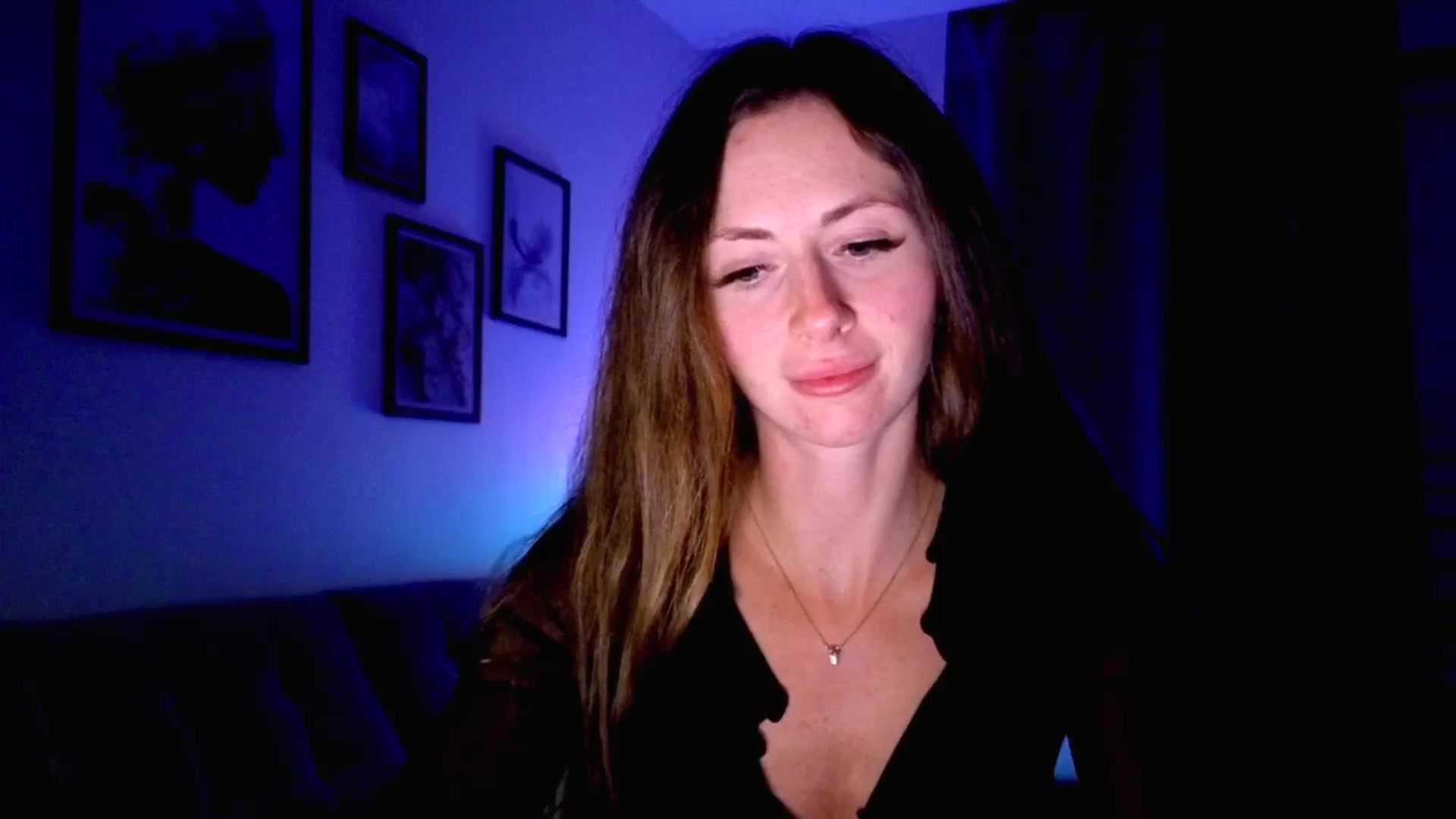 Gallery image thumbnail from Amber_Fry's myfreecams stream on, 10/25/2025, 24:21 image 18 of 20