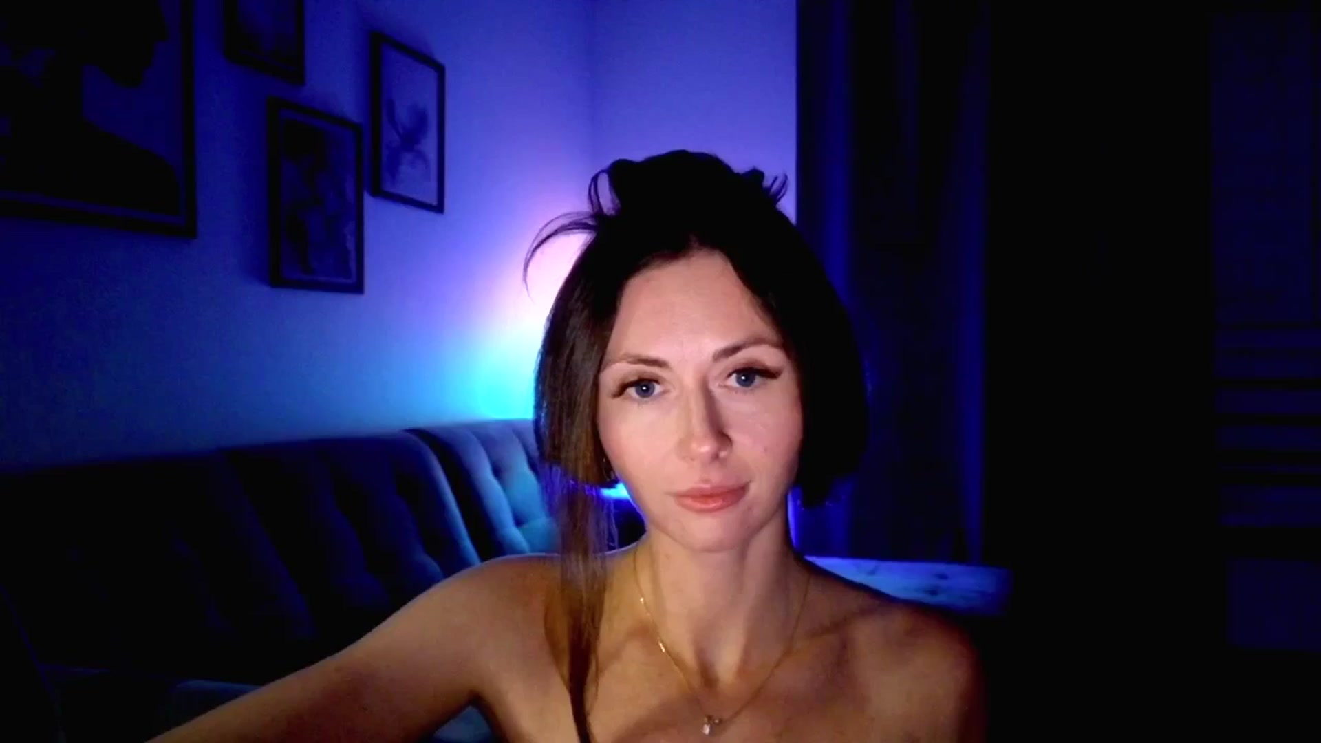 Gallery image thumbnail from Amber_Fry's myfreecams stream on, 10/25/2025, 23:27 image 7 of 20