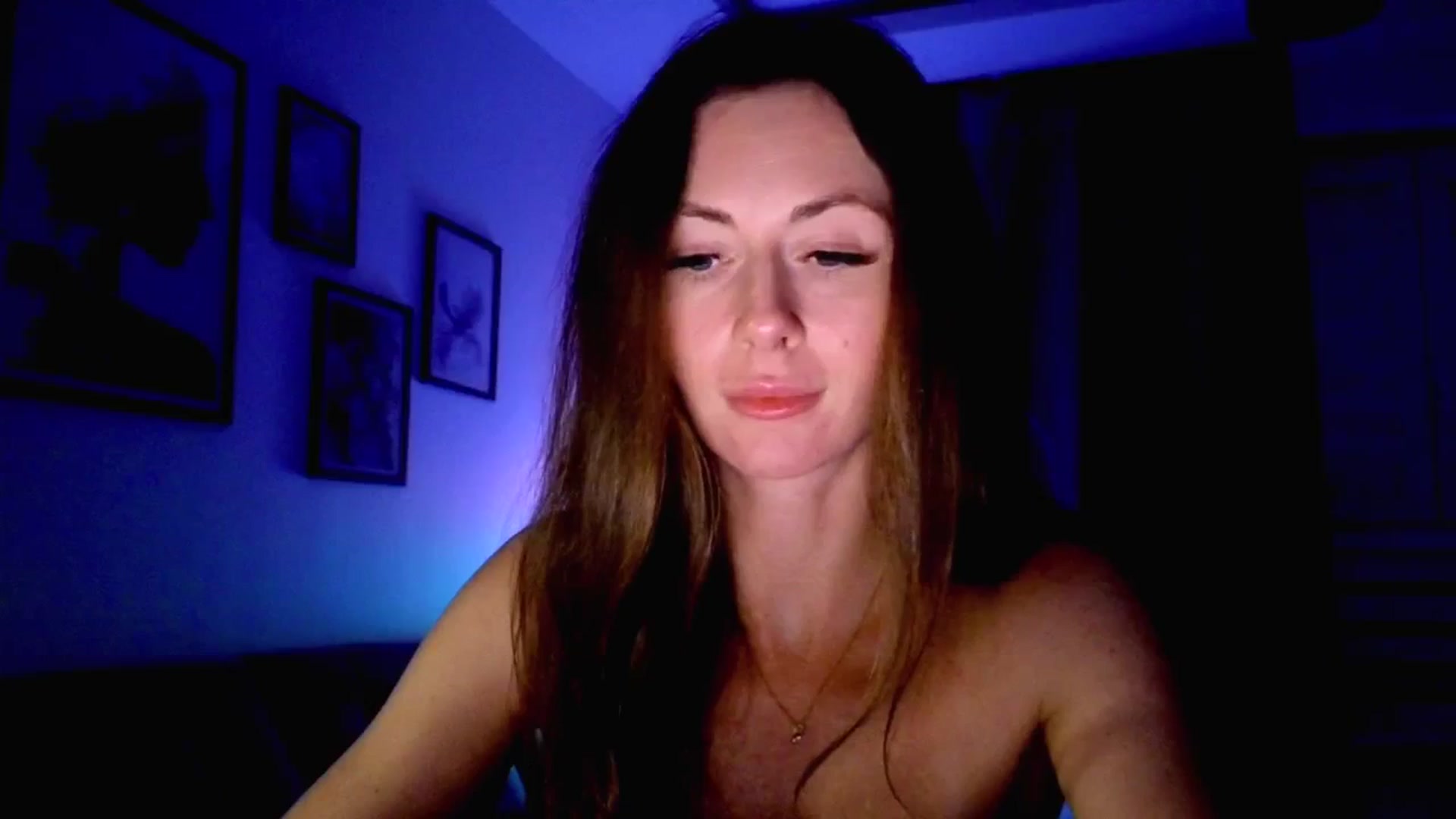 Gallery image thumbnail from Amber_Fry's myfreecams stream on, 10/25/2025, 23:27 image 14 of 20