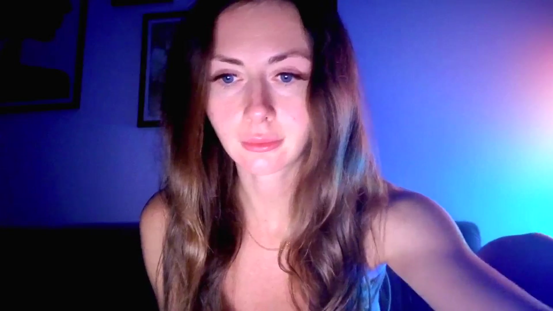 Gallery image thumbnail from Amber_Fry's myfreecams stream on, 10/29/2025, 21:36 image 17 of 20