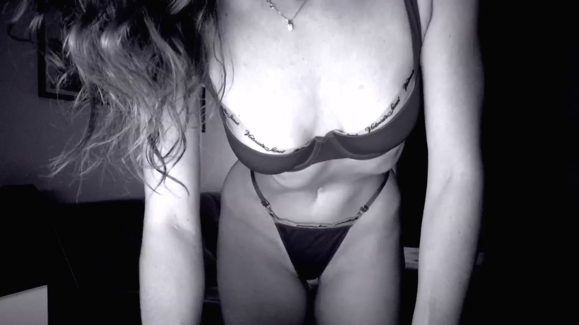 Gallery image thumbnail from Amber_Fry's myfreecams stream on, 10/30/2025, 21:35 image 17 of 20