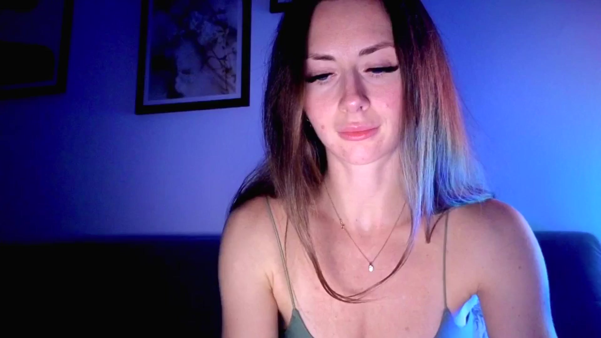 Gallery image thumbnail from Amber_Fry's myfreecams stream on, 11/06/2025, 24:02 image 17 of 20