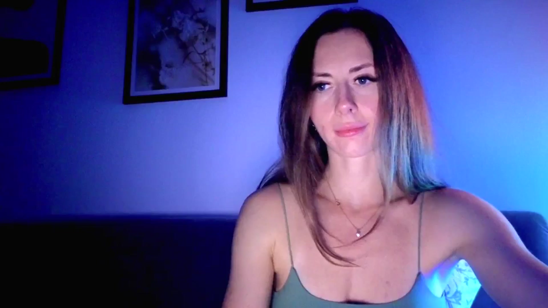 Gallery image thumbnail from Amber_Fry's myfreecams stream on, 11/06/2025, 24:02 image 16 of 20