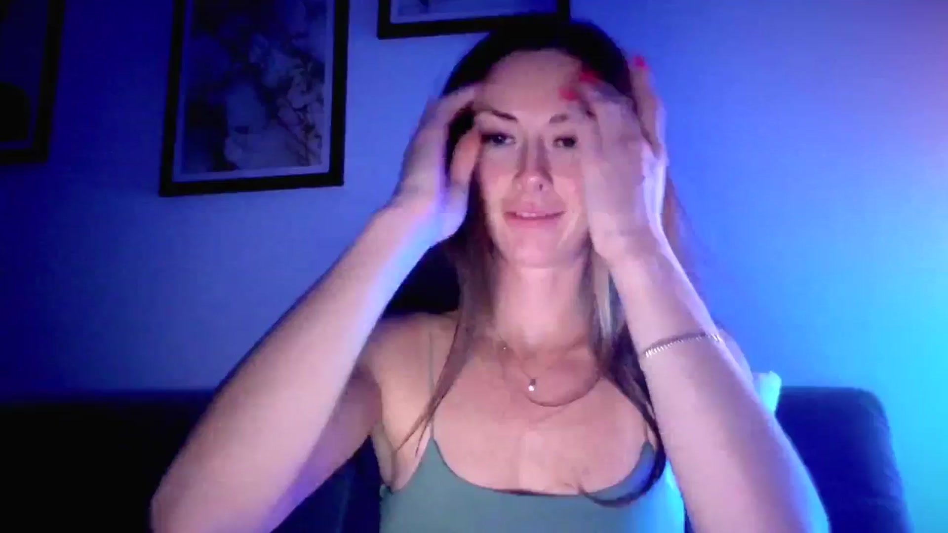 Gallery image thumbnail from Amber_Fry's myfreecams stream on, 11/06/2025, 01:06 image 14 of 20