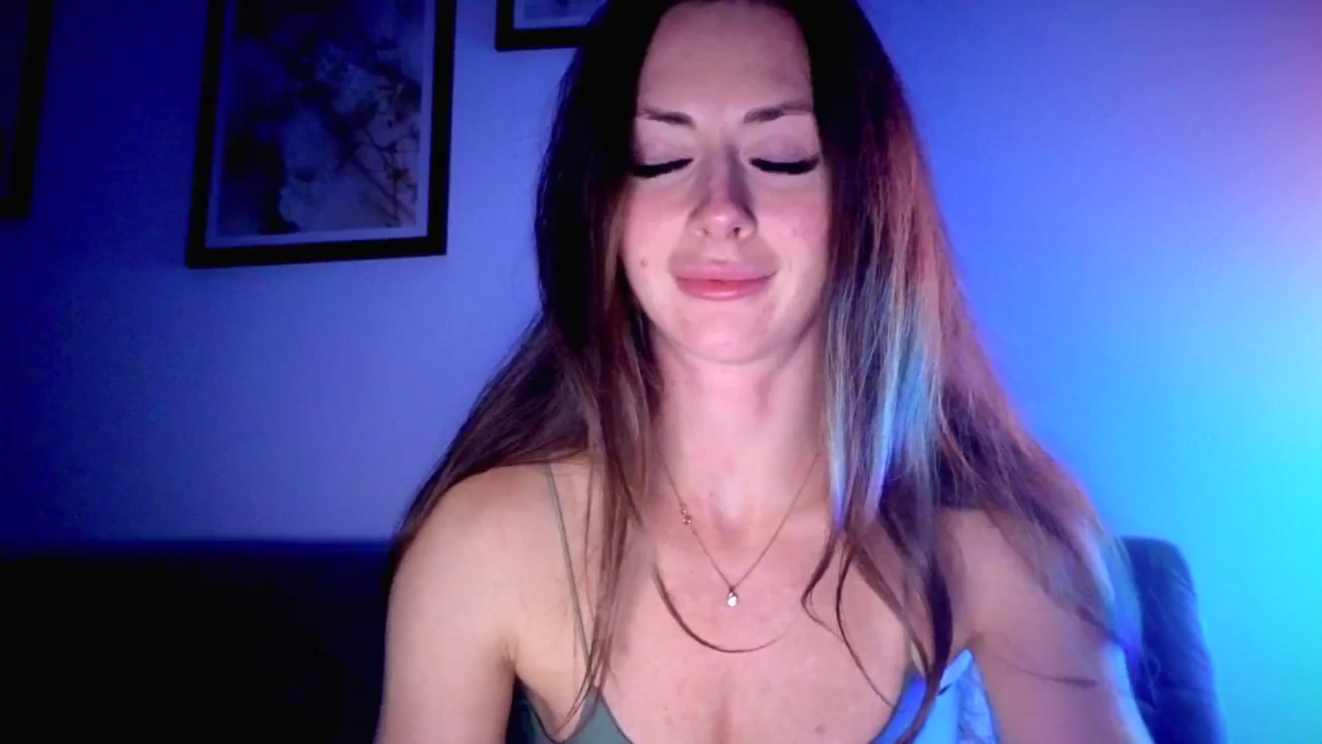 Gallery image thumbnail from Amber_Fry's myfreecams stream on, 11/06/2025, 01:06 image 17 of 20