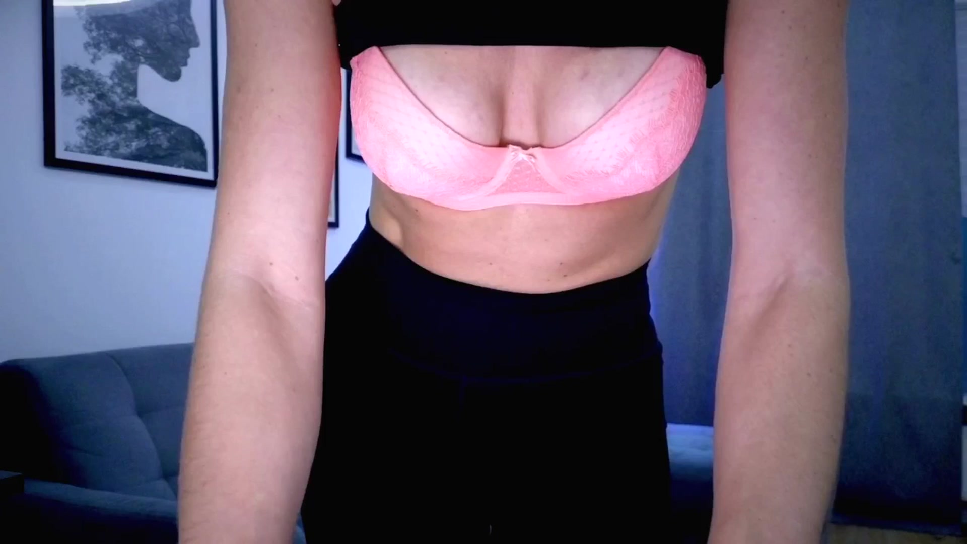 Gallery image thumbnail from Amber_Fry's myfreecams stream on, 11/08/2025, 20:50 image 17 of 20