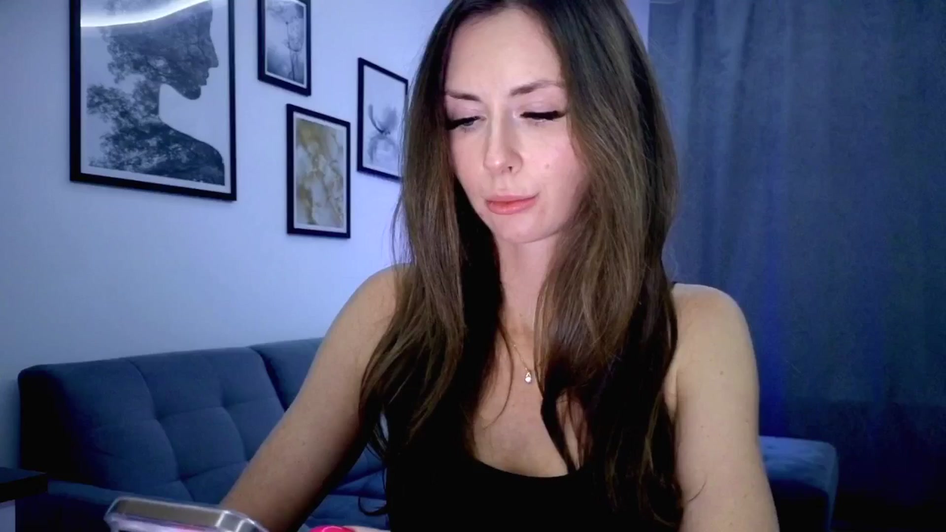 Gallery image thumbnail from Amber_Fry's myfreecams stream on, 11/08/2025, 21:51 image 19 of 20