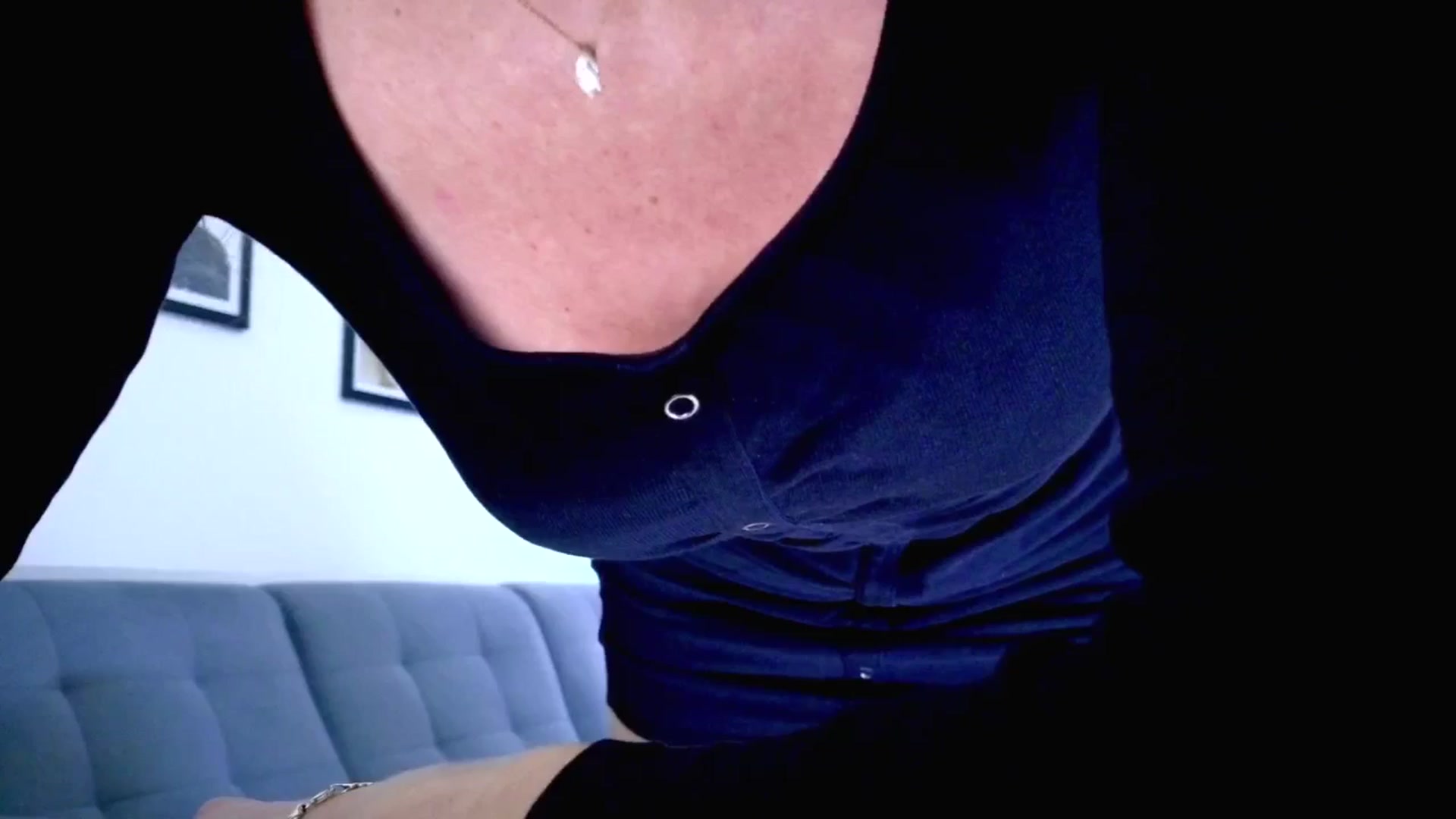 Gallery image thumbnail from Amber_Fry's myfreecams stream on, 11/13/2025, 21:42 image 4 of 20