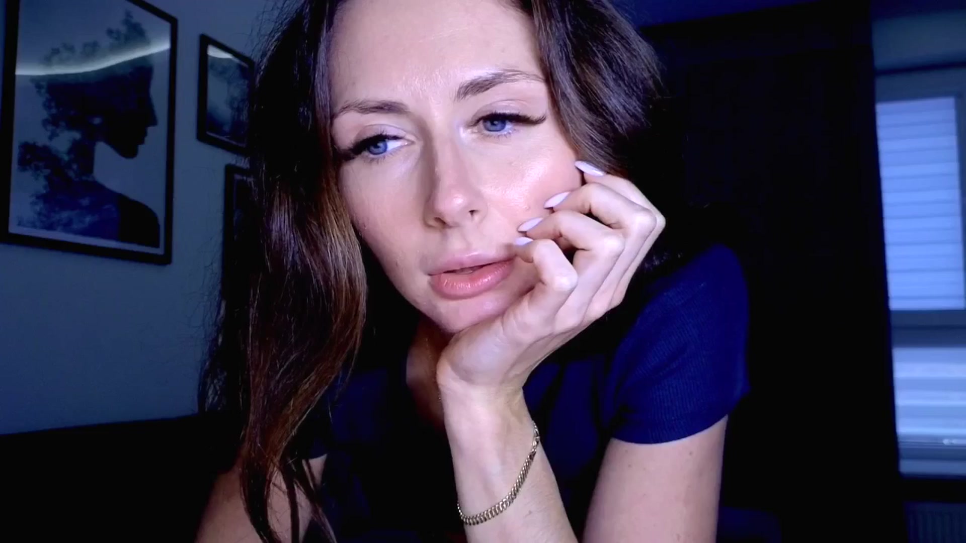 Gallery image thumbnail from Amber_Fry's myfreecams stream on, 11/14/2025, 14:19 image 11 of 20