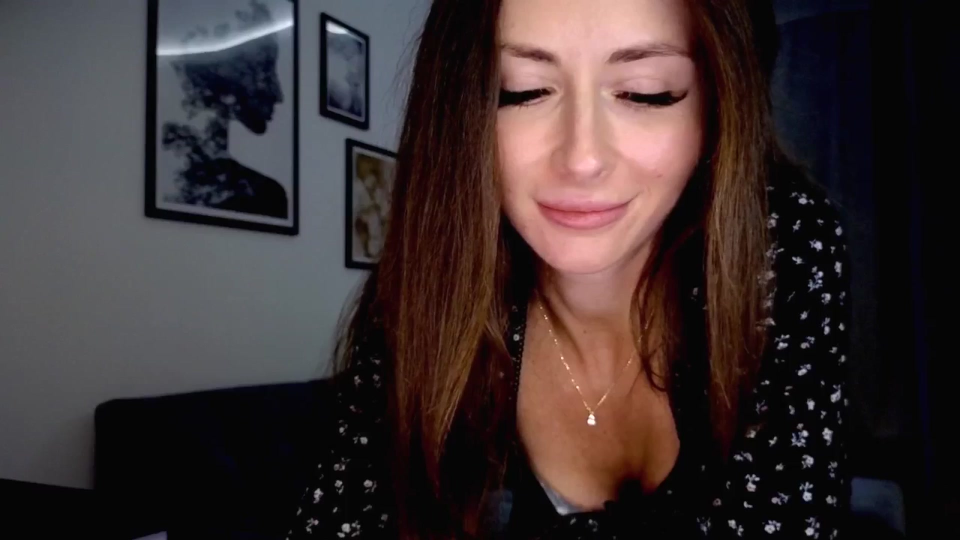 Gallery image thumbnail from Amber_Fry's myfreecams stream on, 11/18/2025, 15:13 image 8 of 20