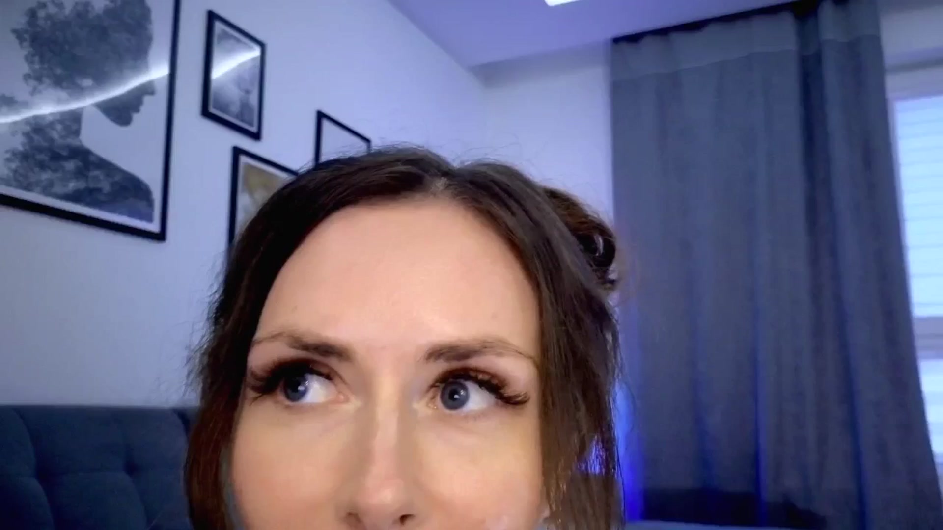 Gallery image thumbnail from Amber_Fry's myfreecams stream on, 11/21/2025, 14:38 image 5 of 20