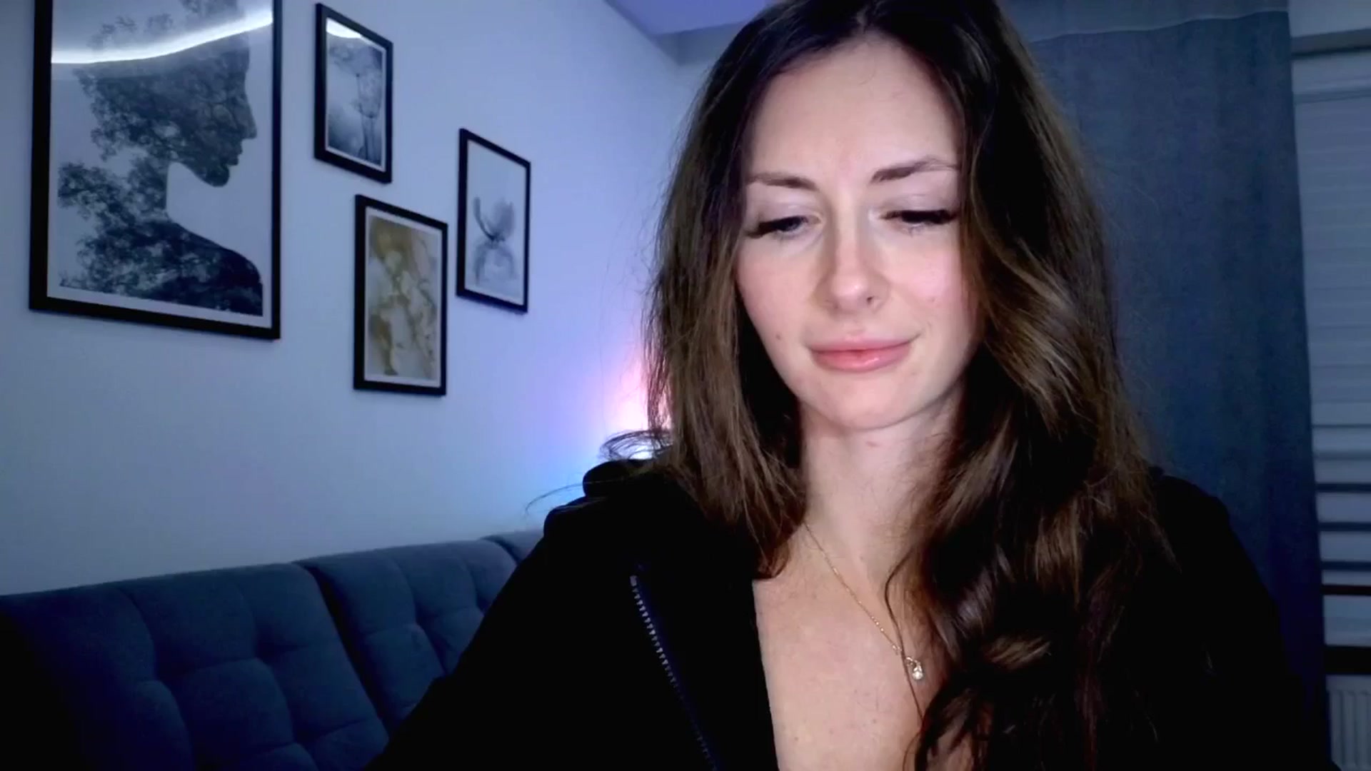 Gallery image thumbnail from Amber_Fry's myfreecams stream on, 11/24/2025, 21:54 image 2 of 20