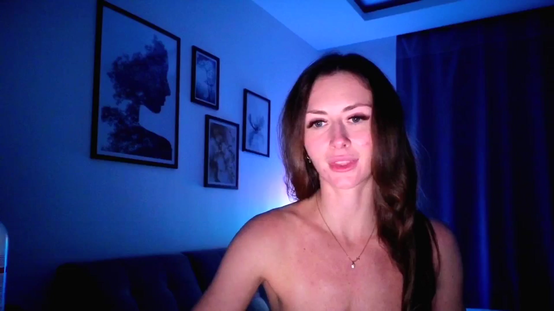 Gallery image thumbnail from Amber_Fry's myfreecams stream on, 12/08/2025, 15:52 image 16 of 20