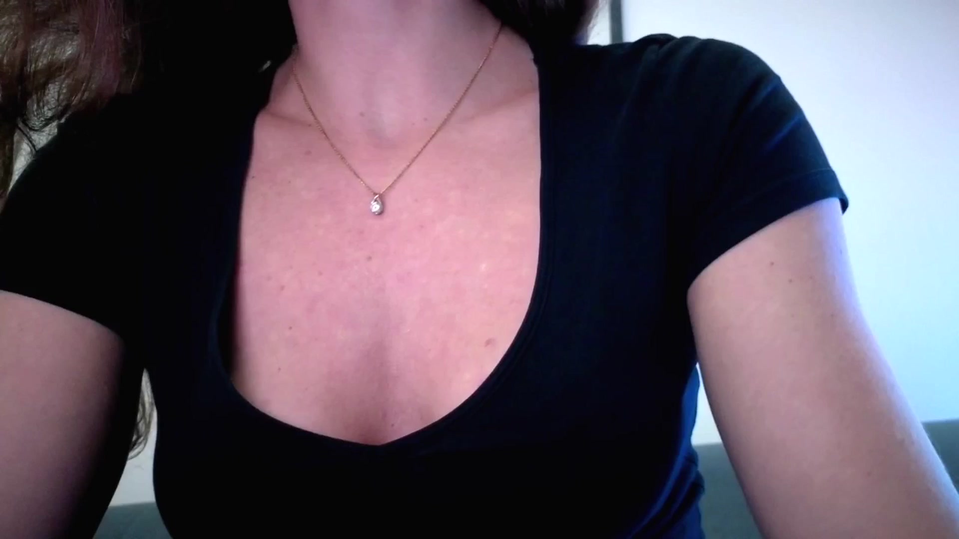 Gallery image thumbnail from Amber_Fry's myfreecams stream on, 12/10/2025, 21:33 image 17 of 20