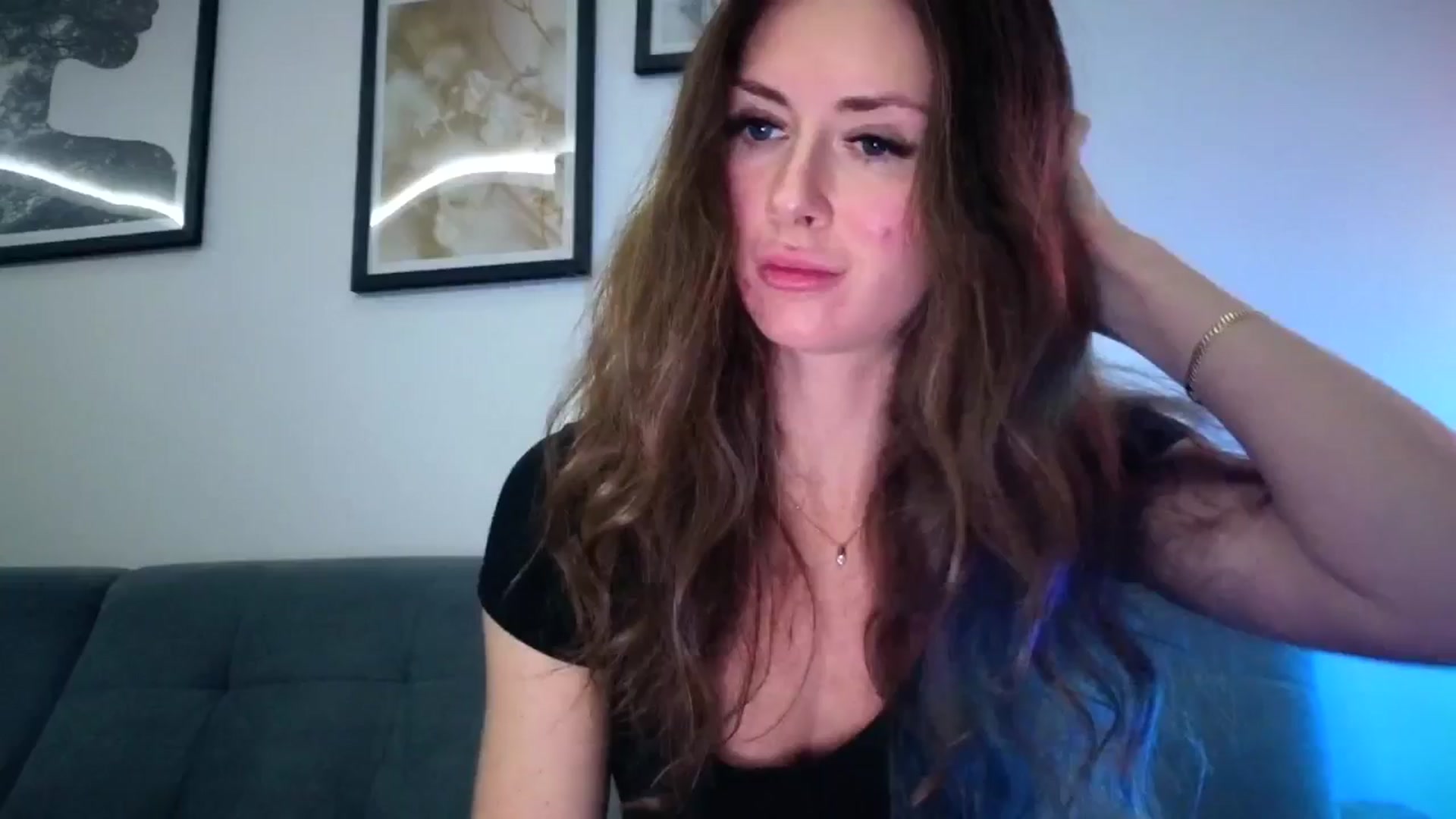 Gallery image thumbnail from Amber_Fry's myfreecams stream on, 12/10/2025, 21:33 image 4 of 20