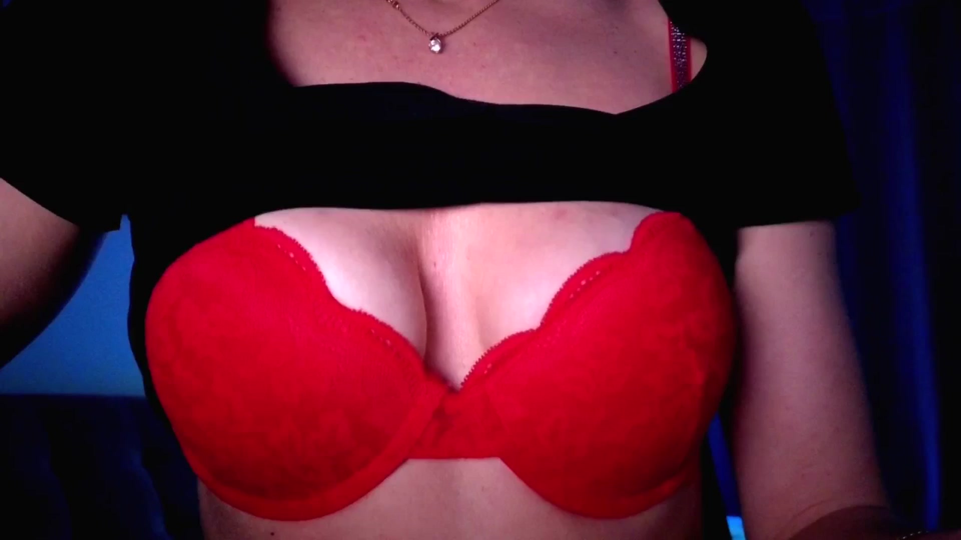 Gallery image thumbnail from Amber_Fry's myfreecams stream on, 12/14/2025, 22:20 image 18 of 20