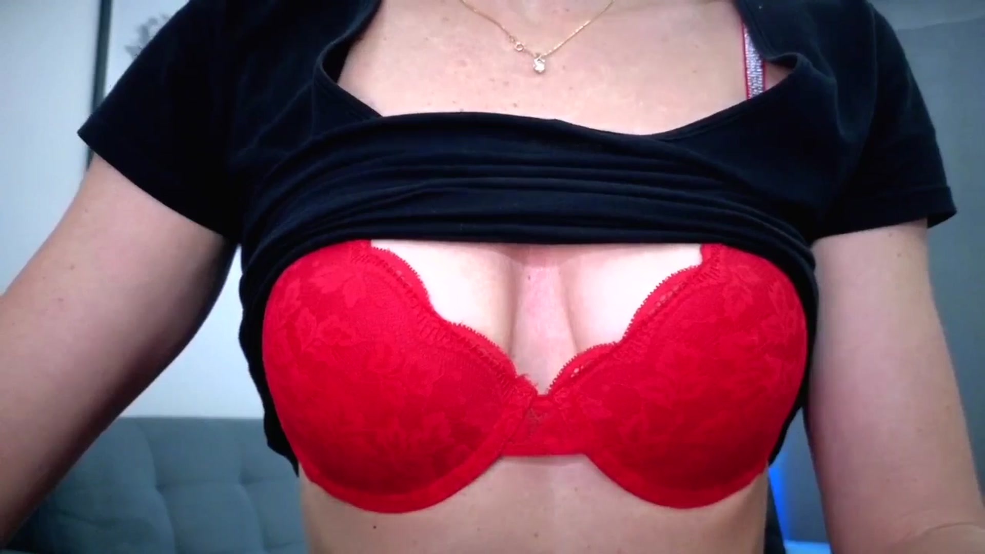Gallery image thumbnail from Amber_Fry's myfreecams stream on, 12/14/2025, 22:20 image 9 of 20