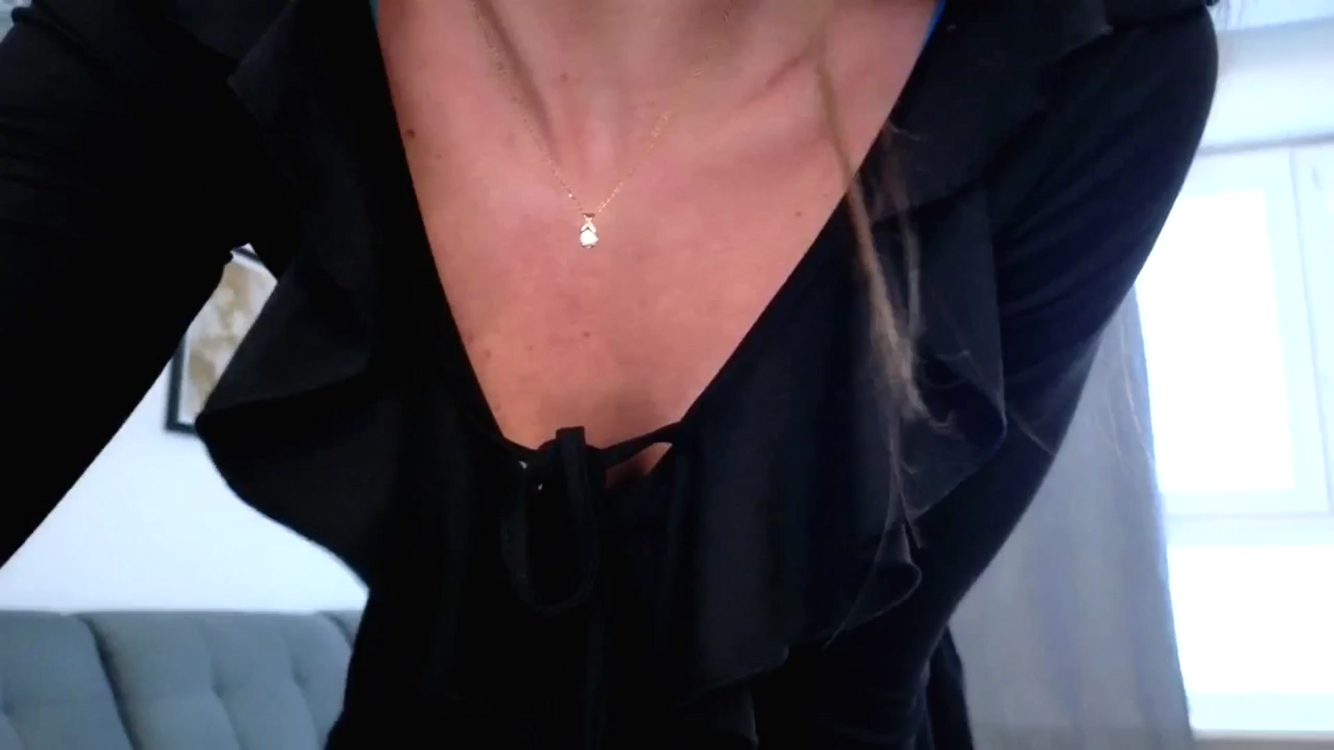 Gallery image thumbnail from Amber_Fry's myfreecams stream on, 12/18/2025, 13:31 image 1 of 20