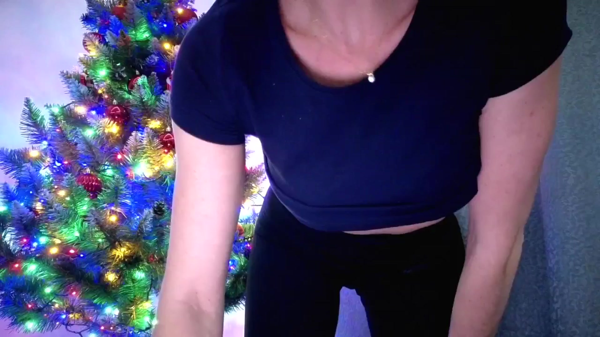 Gallery image thumbnail from Amber_Fry's myfreecams stream on, 12/22/2025, 21:03 image 18 of 20