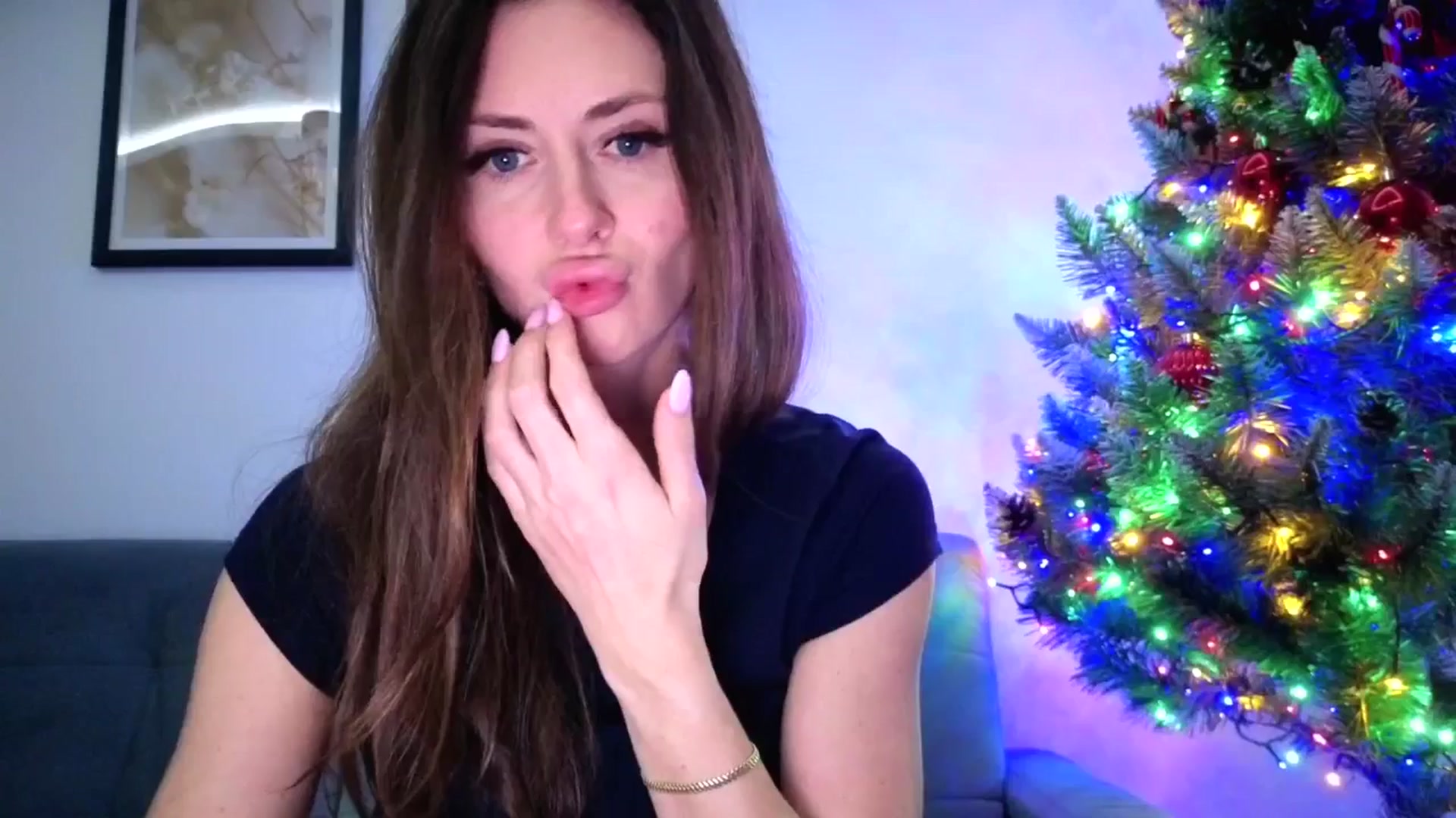 Gallery image thumbnail from Amber_Fry's myfreecams stream on, 12/22/2025, 22:47 image 1 of 20