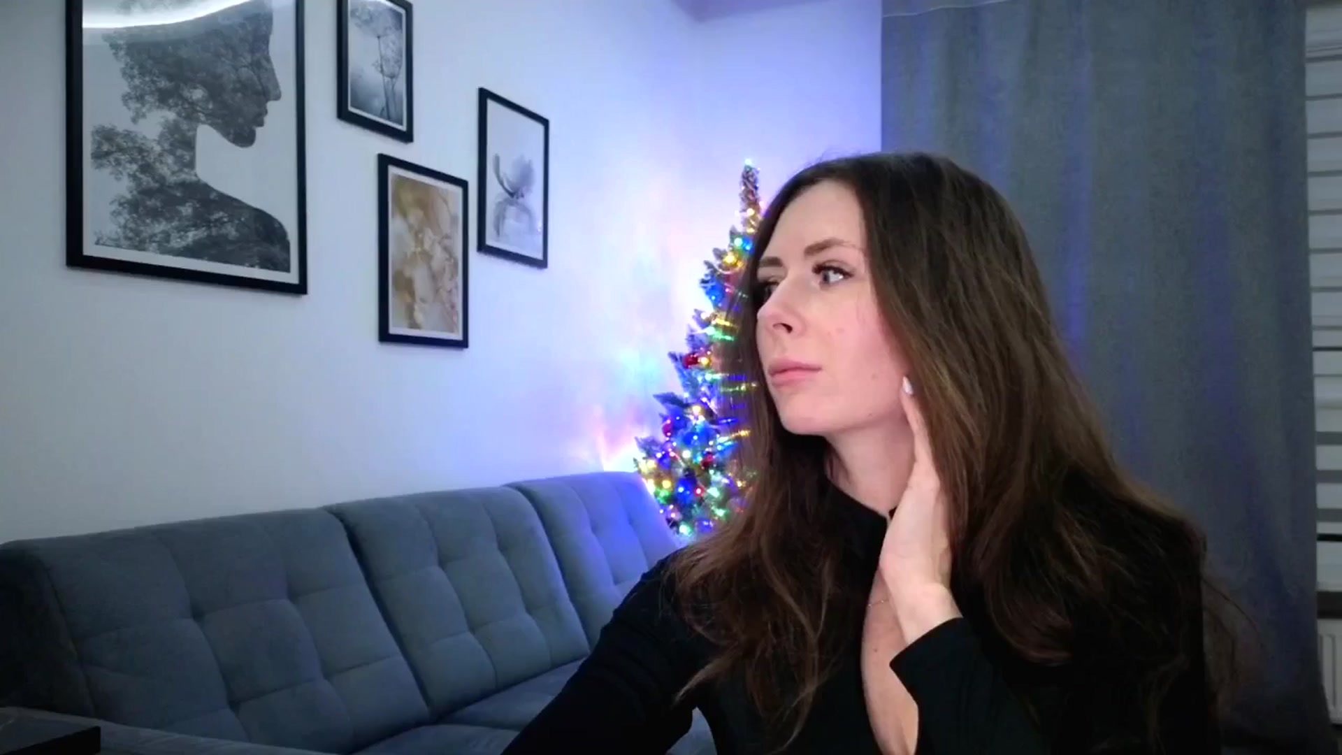 Gallery image thumbnail from Amber_Fry's myfreecams stream on, 01/08/2026, 19:17 image 16 of 20