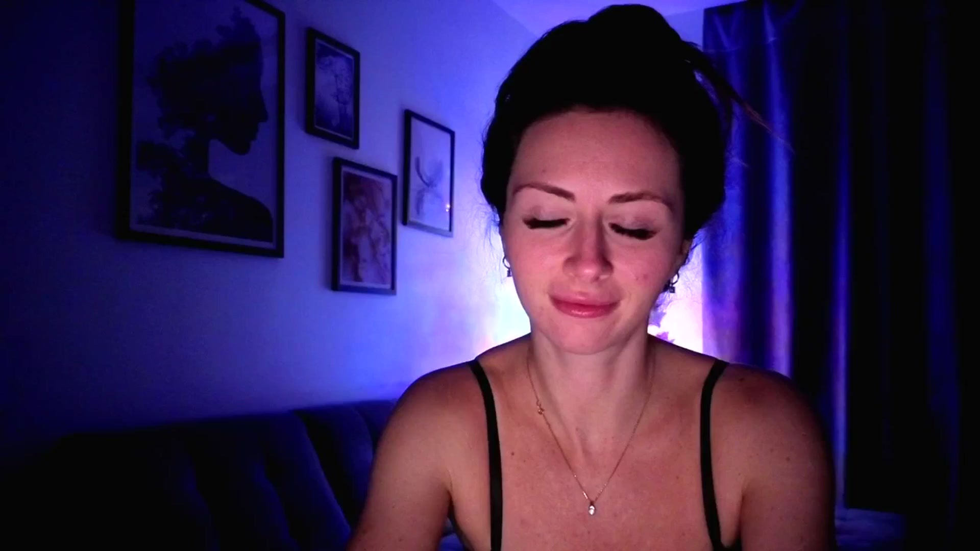 Gallery image thumbnail from Amber_Fry's myfreecams stream on, 01/10/2026, 23:29 image 12 of 20