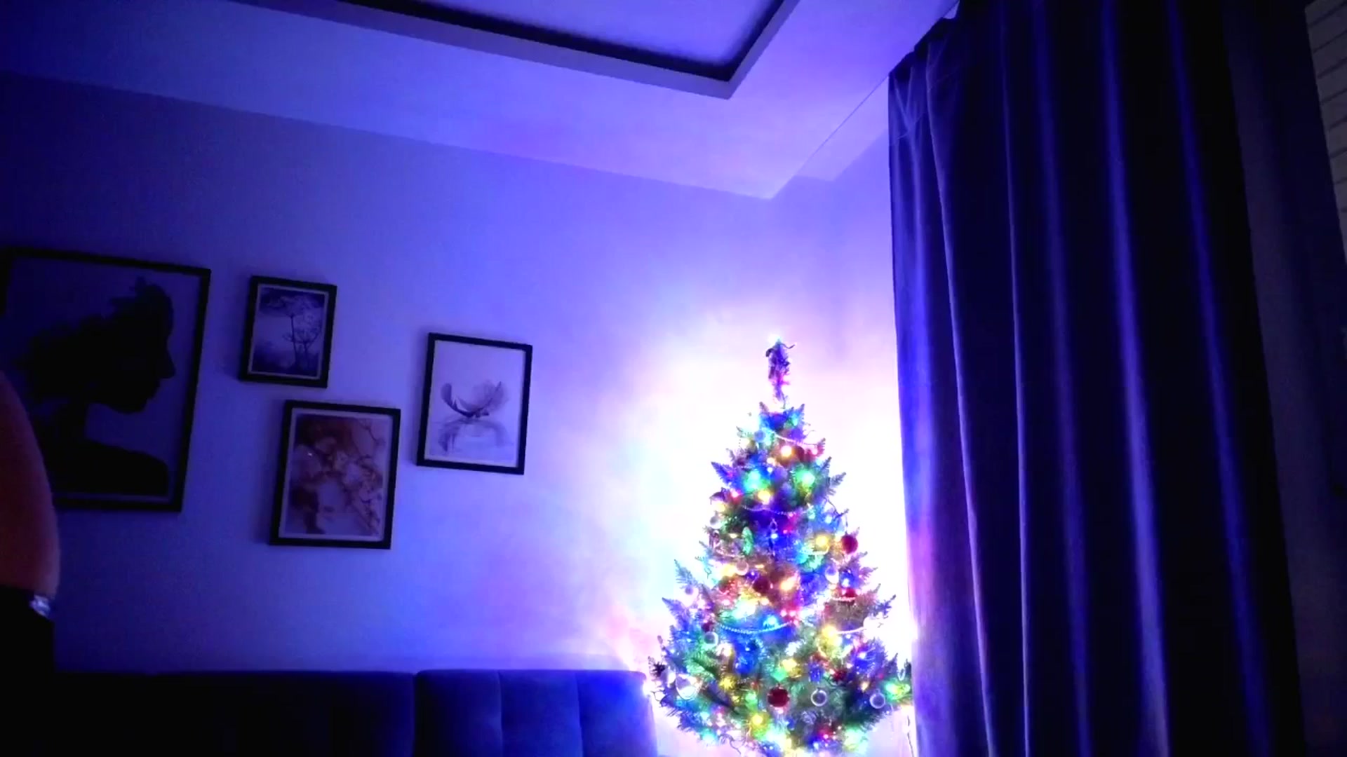 Gallery image thumbnail from Amber_Fry's myfreecams stream on, 01/11/2026, 24:45 image 3 of 20