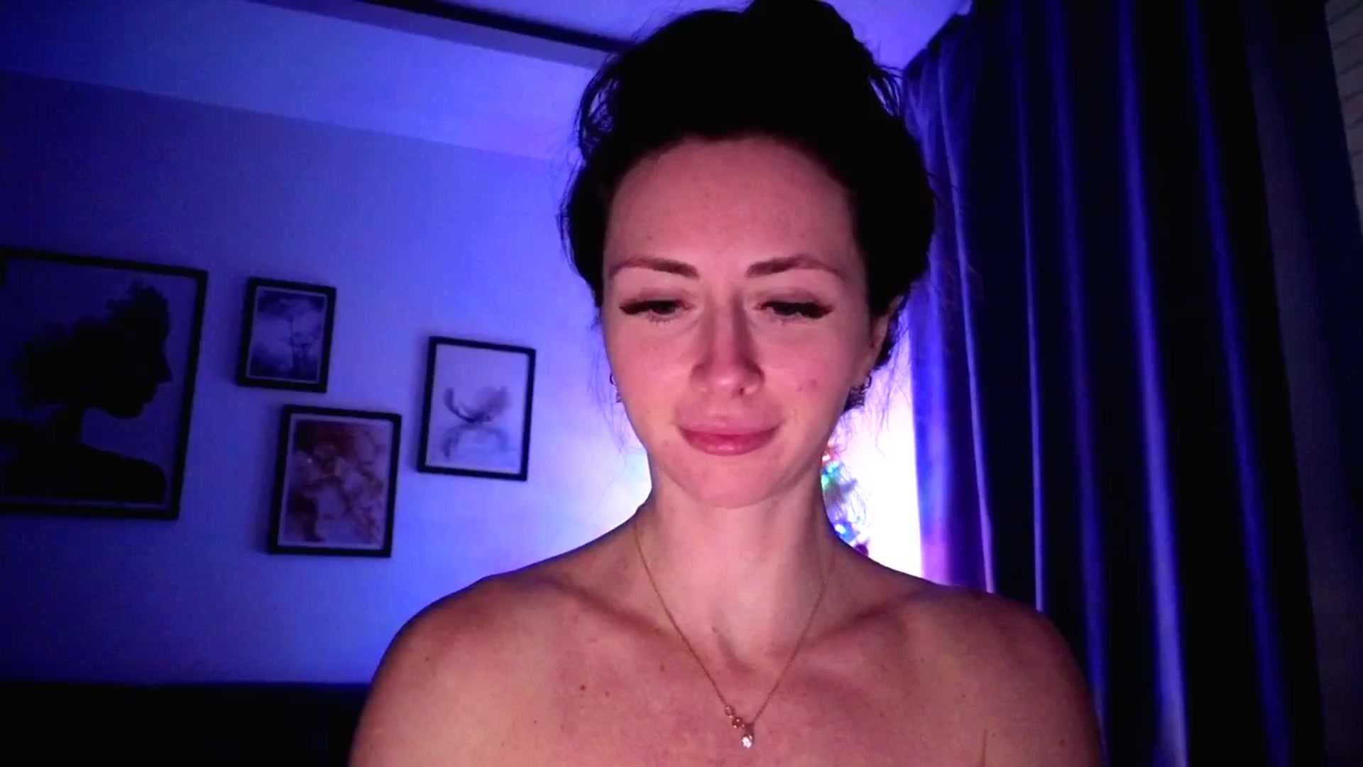 Gallery image thumbnail from Amber_Fry's myfreecams stream on, 01/11/2026, 24:45 image 9 of 20
