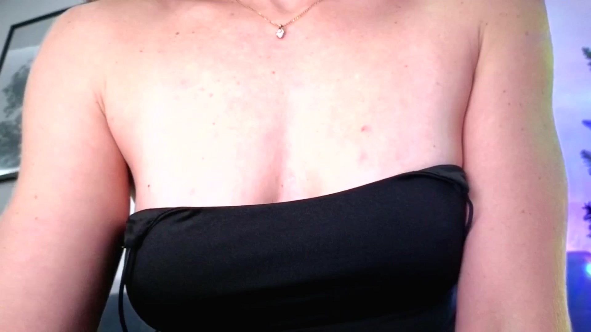 Gallery image thumbnail from Amber_Fry's myfreecams stream on, 01/11/2026, 15:59 image 6 of 20