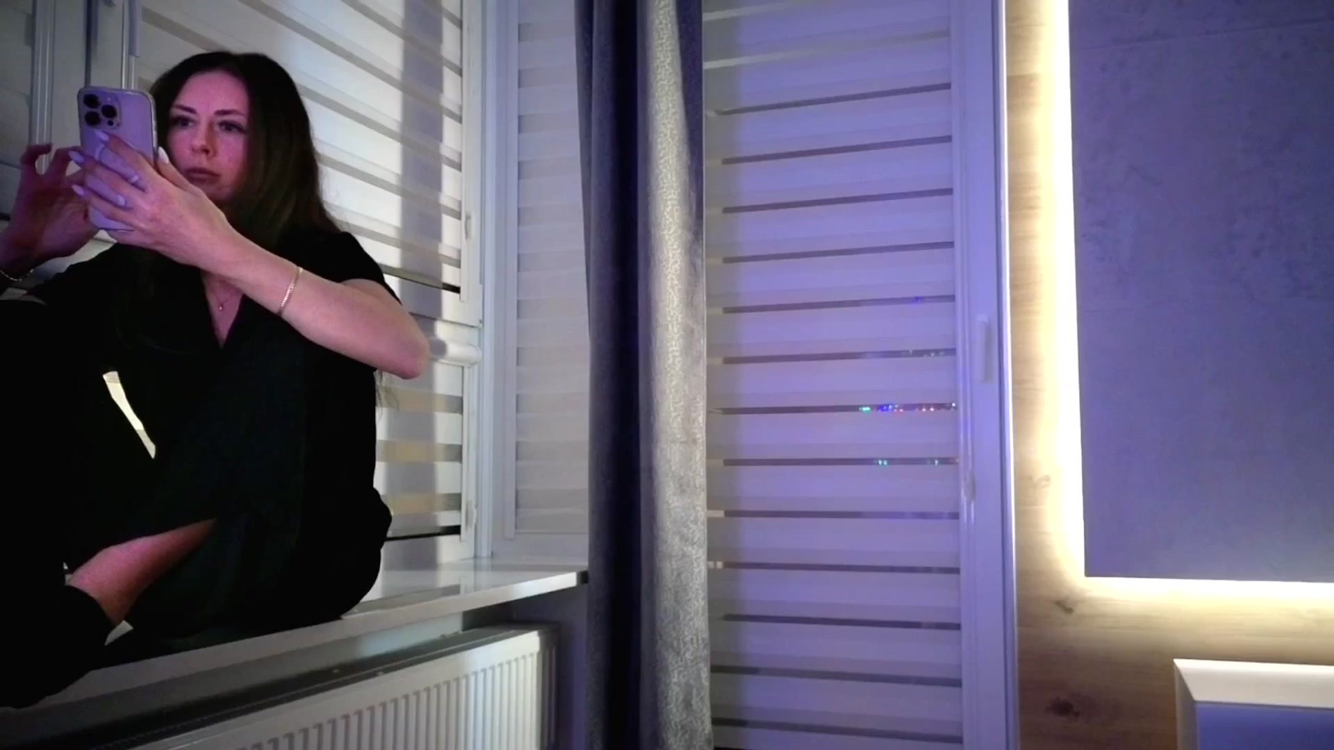Gallery image thumbnail from Amber_Fry's myfreecams stream on, 01/14/2026, 22:58 image 3 of 20