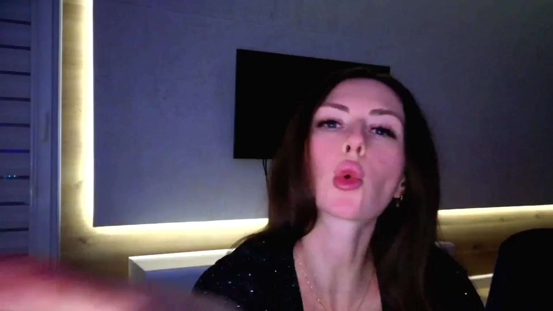 Gallery image thumbnail from Amber_Fry's myfreecams stream on, 01/15/2026, 19:19 image 3 of 20