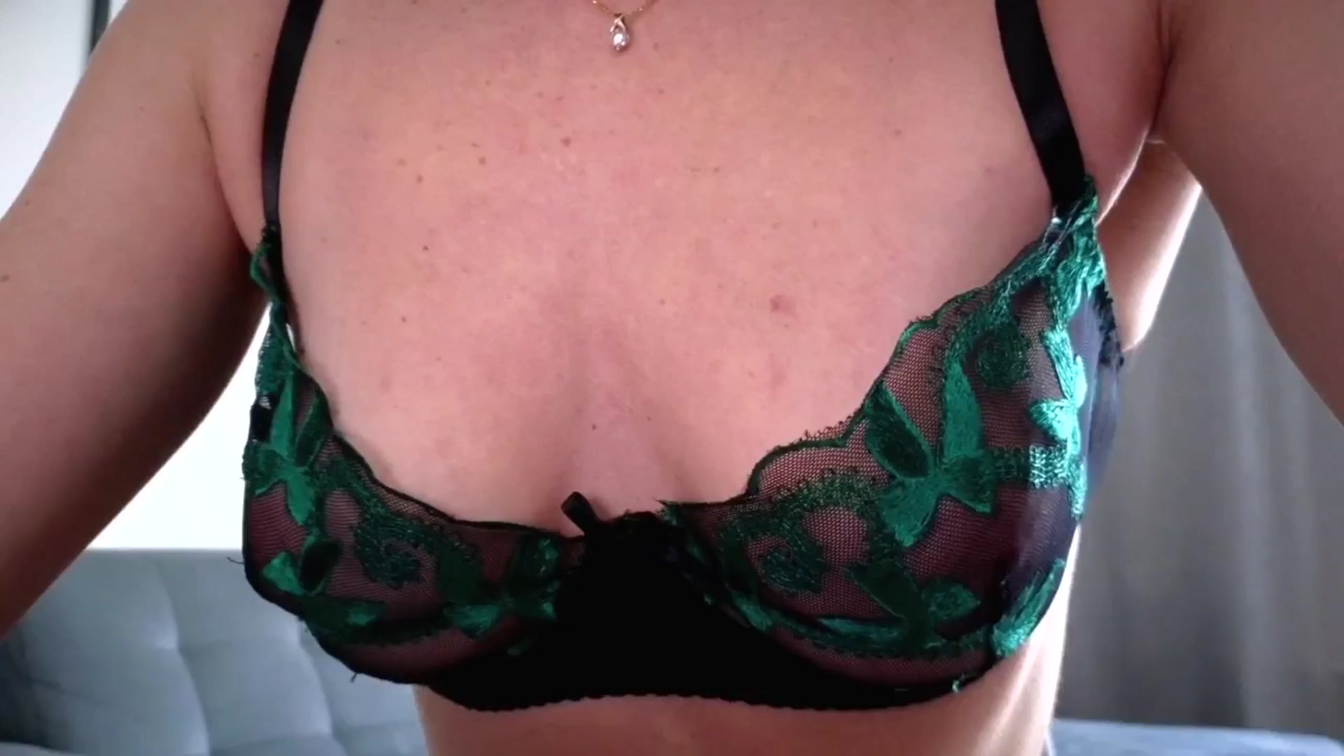 Gallery image thumbnail from Amber_Fry's myfreecams stream on, 03/12/2026, 16:40 image 6 of 20