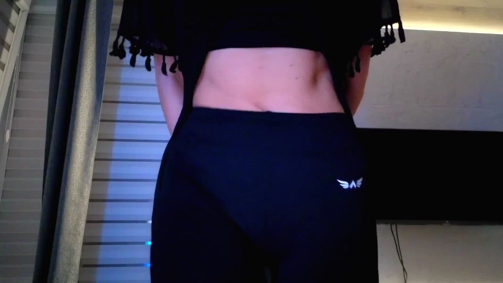 Gallery image thumbnail from Amber_Fry's myfreecams stream on, 03/29/2026, 18:39 image 17 of 20